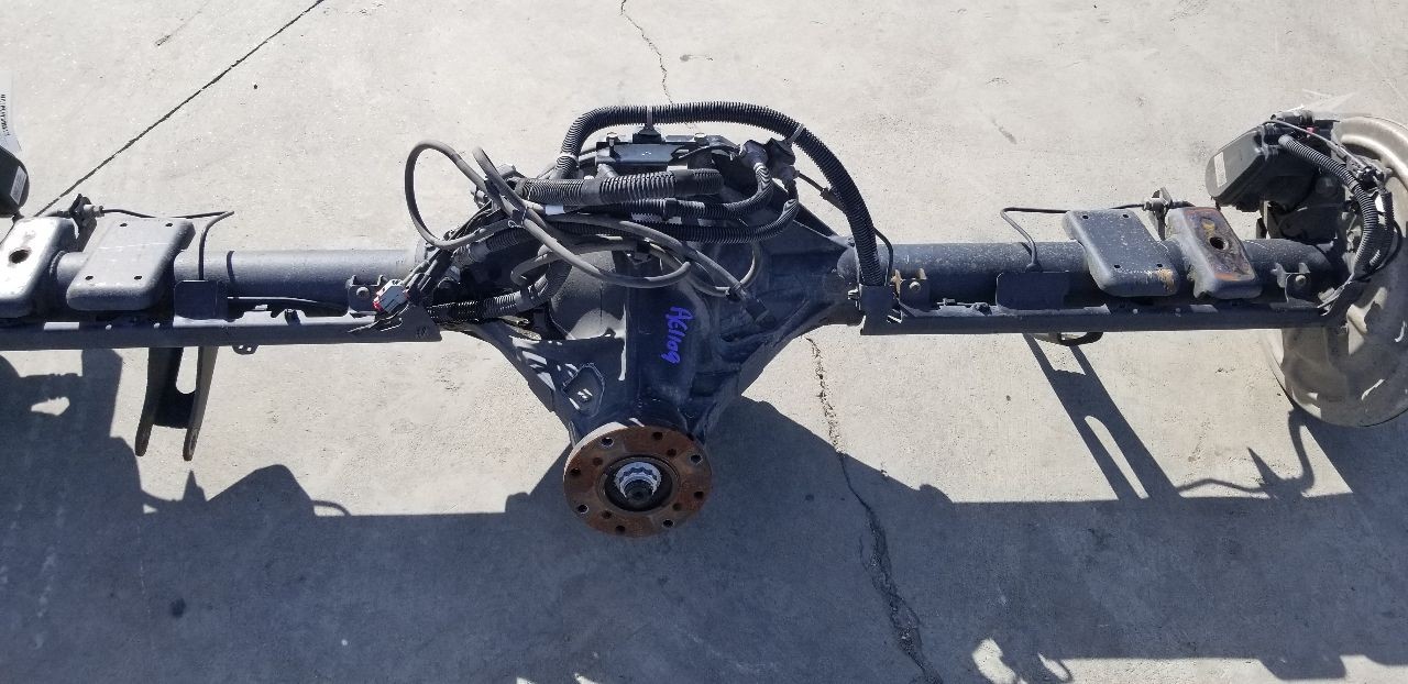 23 CHEVY SILVERADO 1500 REAR AXLE ASSEMBLY 9.5″ RING GEAR 3.42 RATIO GU6