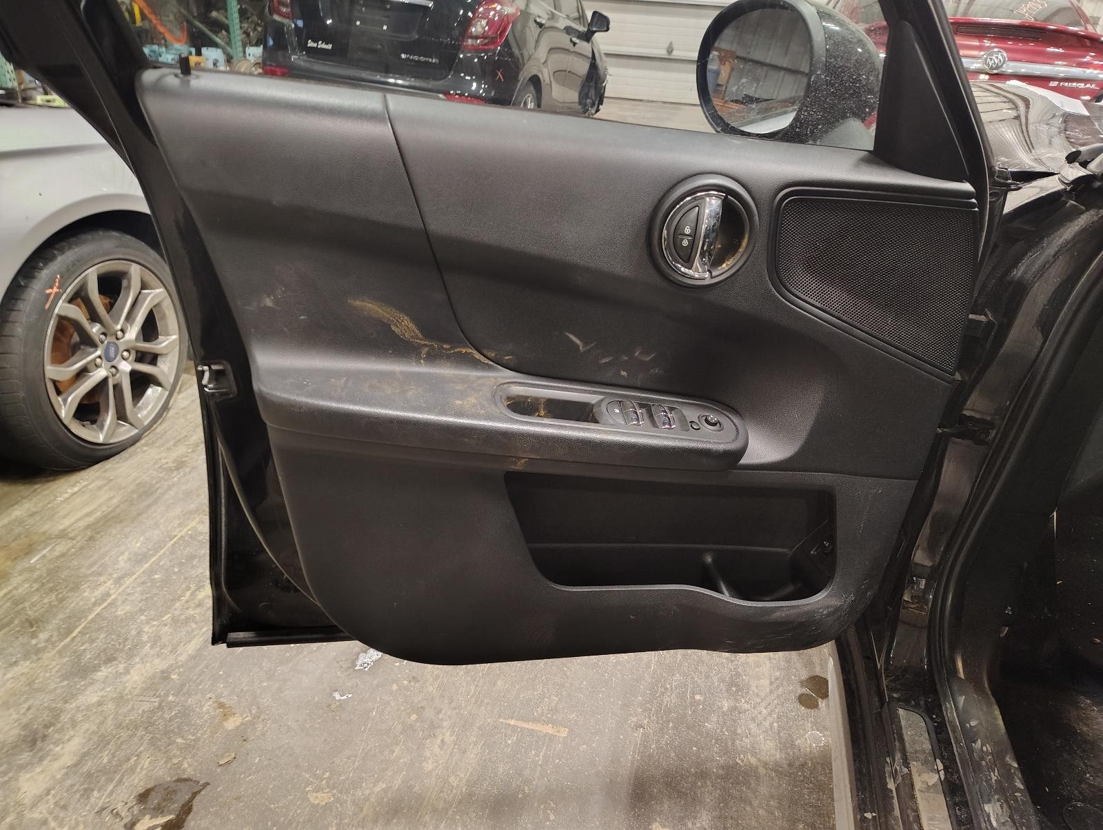 Used Left Door Mirror fits: 2017 Mini Countryman w/o automatic dimming painted c