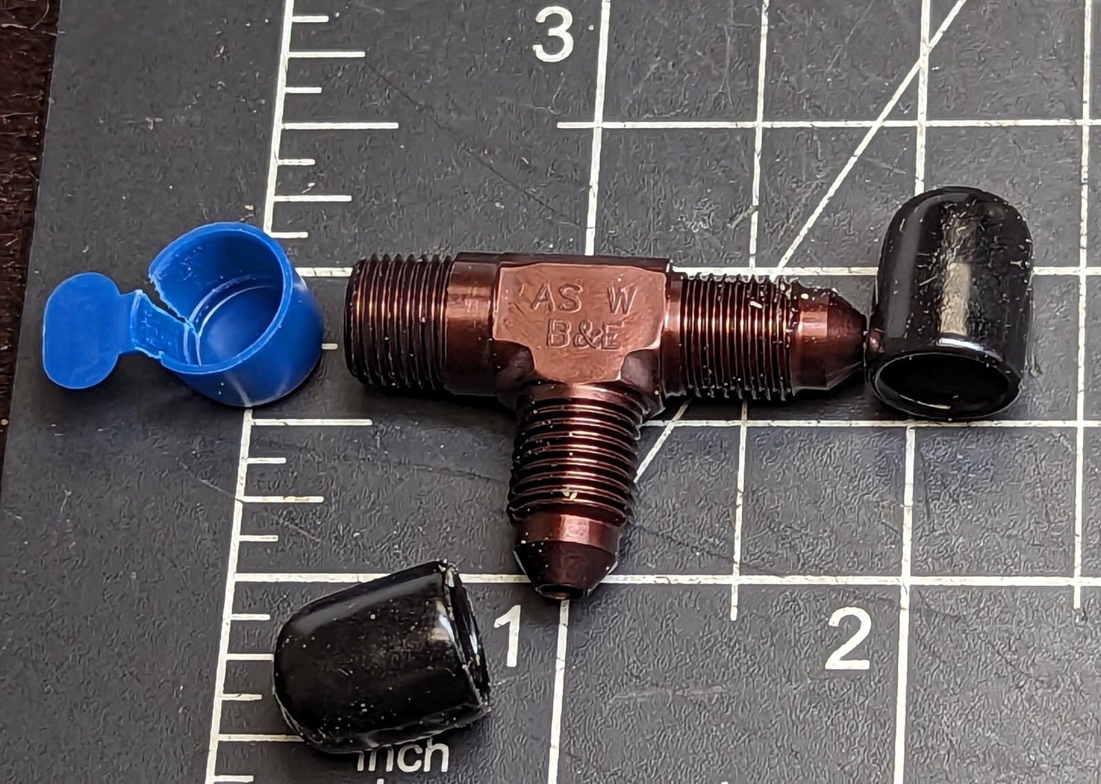AN826-3D PIPE TO TUBE TEE – PIPE THREAD ON RUN Sealed Military Package [A1BB]