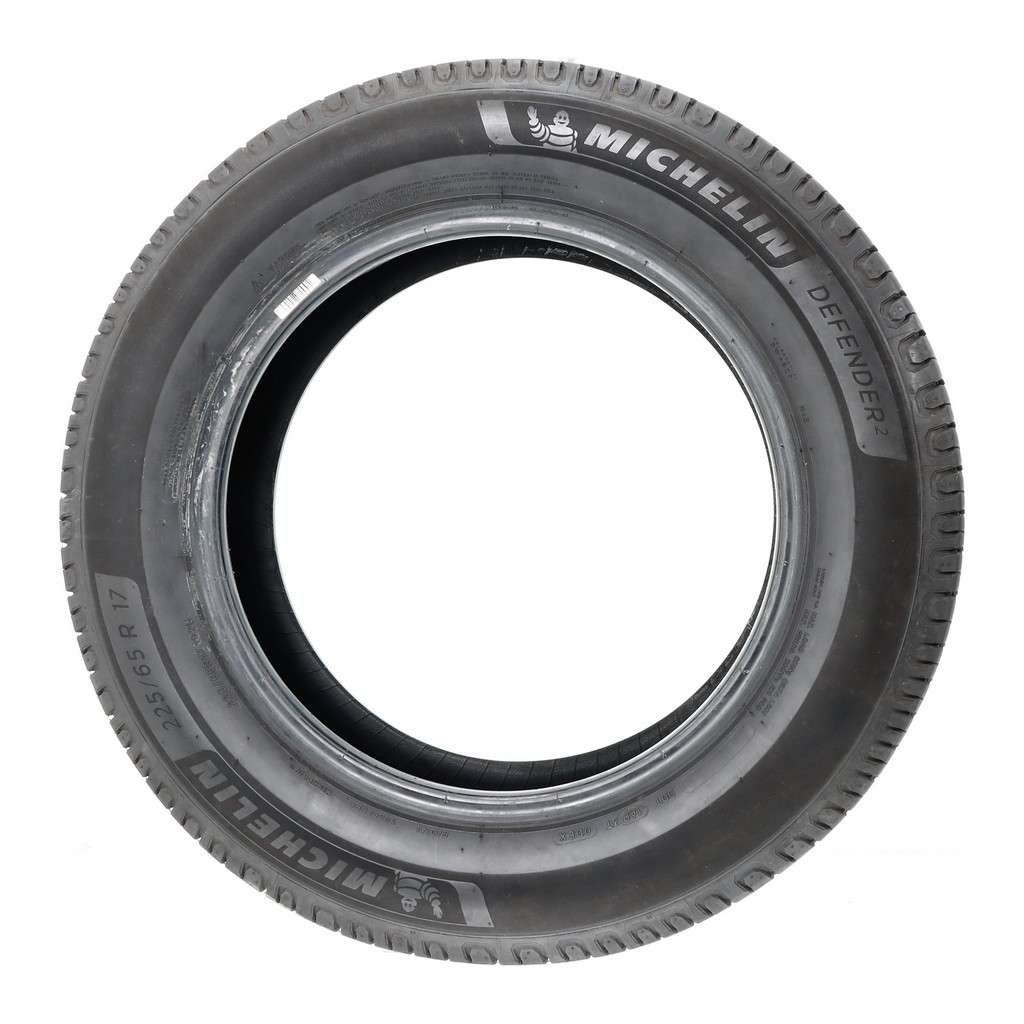 Set of (4) Used 225/65R17 Michelin Defender 2 102H – 8-8.5/32