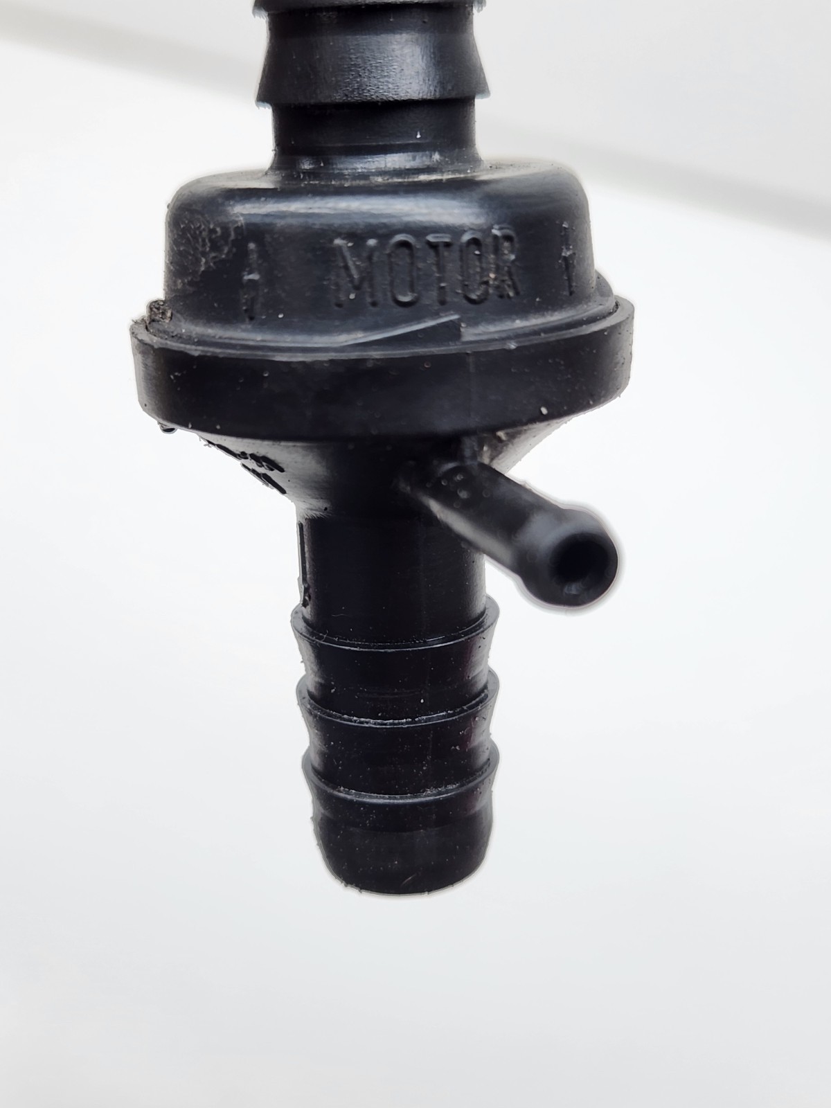 1998-2005 VW Beetle 2.0 Brake Booster Check Valve OEM 3 Port