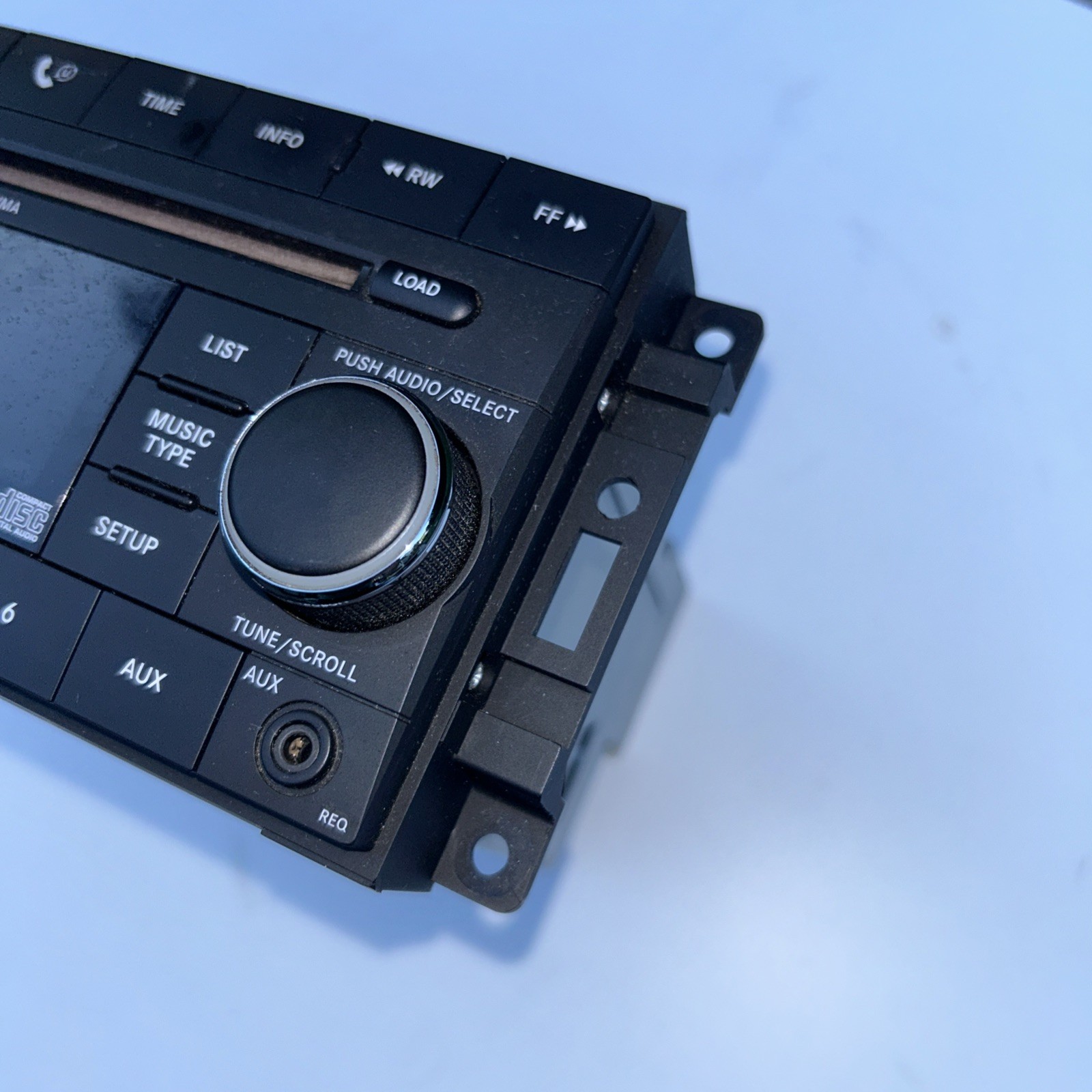 07-14 Dodge Chrysler Jeep 6 DVD CD Player MP3 RADIO UConnect AUX REQ 001-003