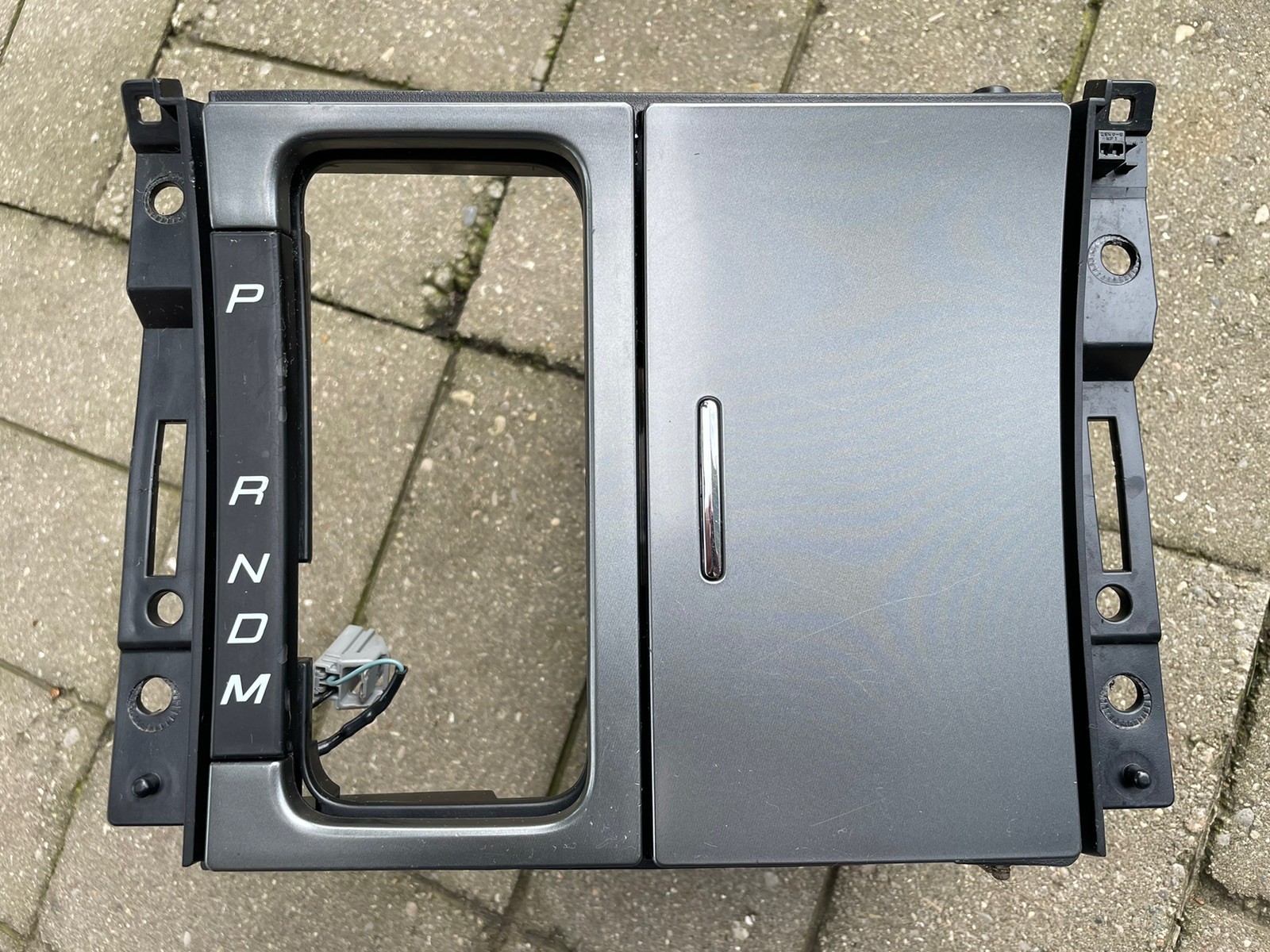 2010-2019 Ford Taurus Gear Selector Shifter Bezel Trim and Cupholder OEM *Read*