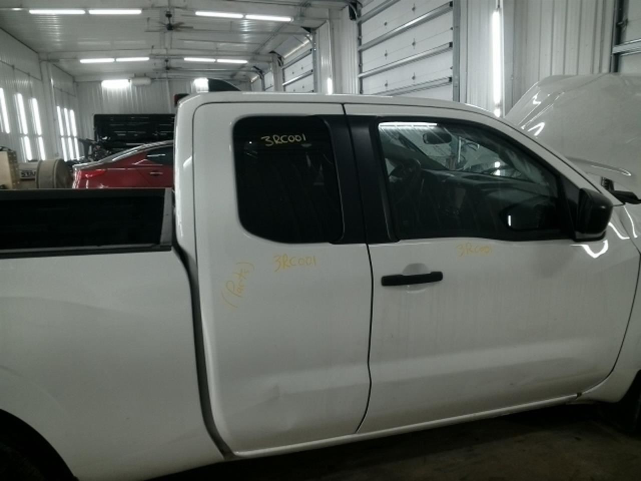 FRONTIER 2024 Front Door Trim Panel 104818862