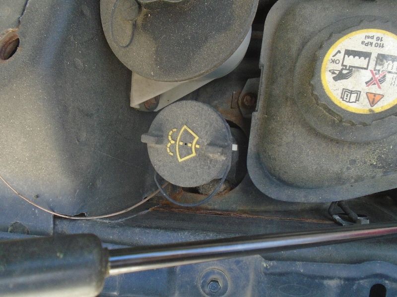 Washer Reservoir Sedan Front Mounted Fits 97-07 Taurus 132083