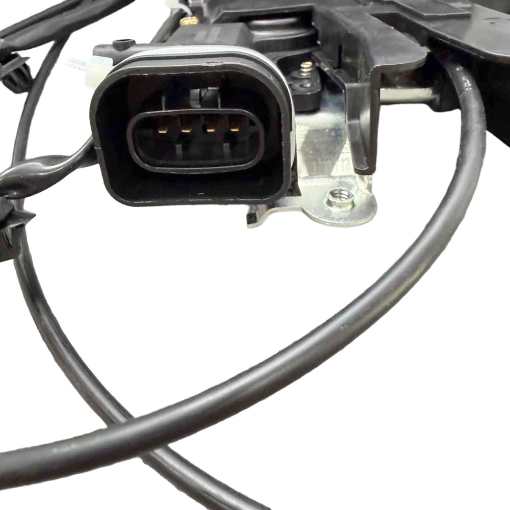 69030-0C010 Front Right Side Power Door Lock Actuator For 00-06 Toyota Tundra
