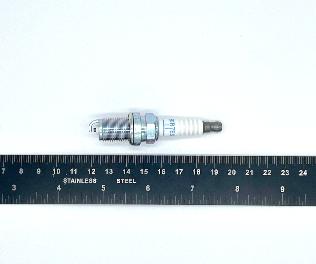 2x NGK Spark Plugs BKR7ES-11 4952 Automotive & Outboard (Yamaha) Brand New OEM