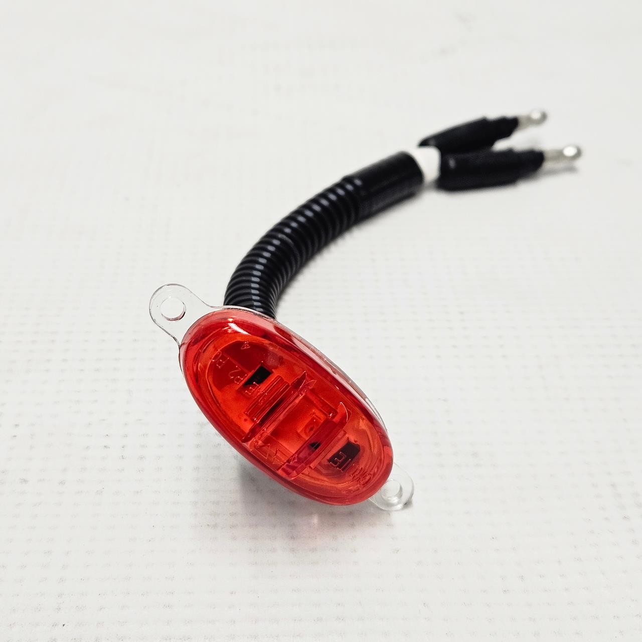 Grote 1115-REDLTE MicroNova 2″ Oval LED Clearance / Marker Lamp- Screw Mount w/