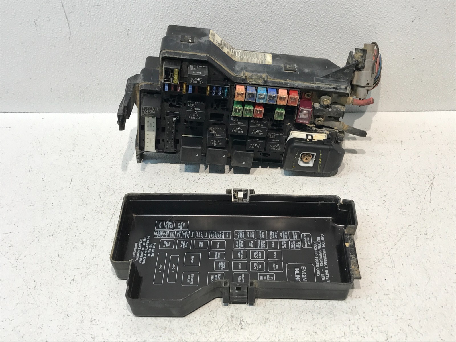 99-01 Dodge Ram 1500 5.9L Fuse Box Engine Bay Under Hood OEM P56045058AE