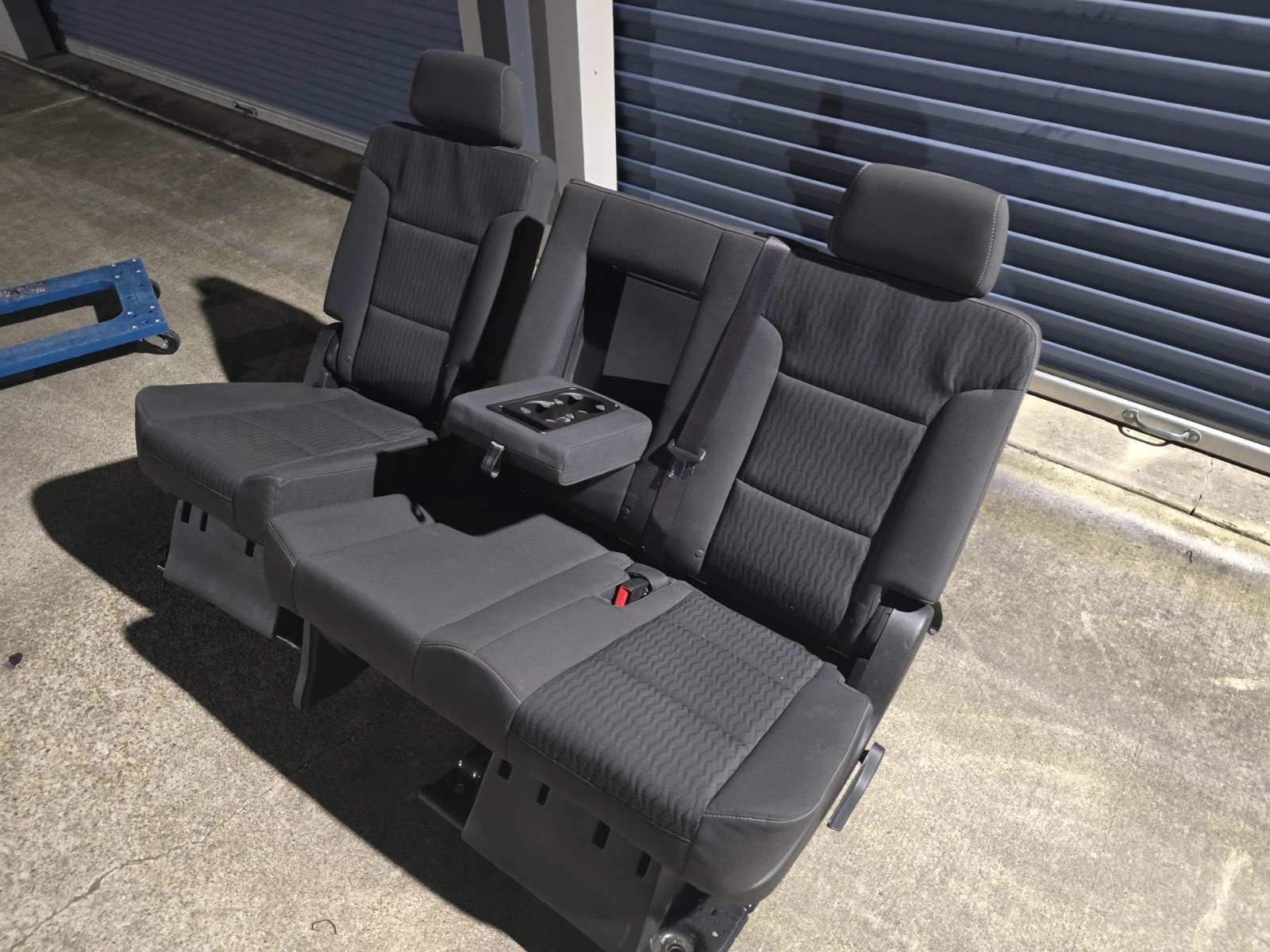 2015-2020 YUKON TAHOE 2nd Seat Bla SPLIT BENCH; CLOth LOCAL PICK UP ONLY