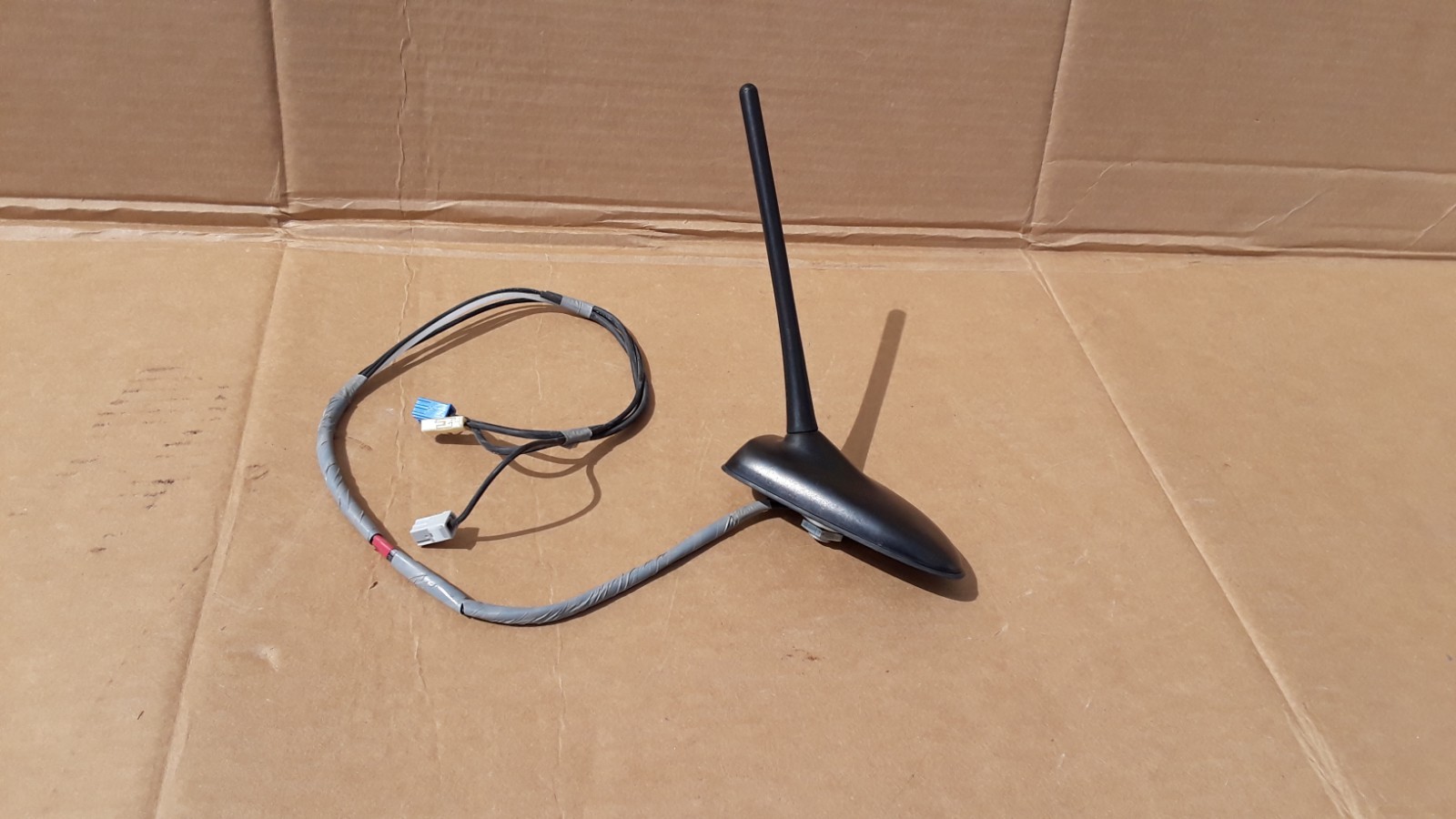 2009-2012 Toyota RAV4 Roof Radio Satellite Antenna V3-06907C OEM
