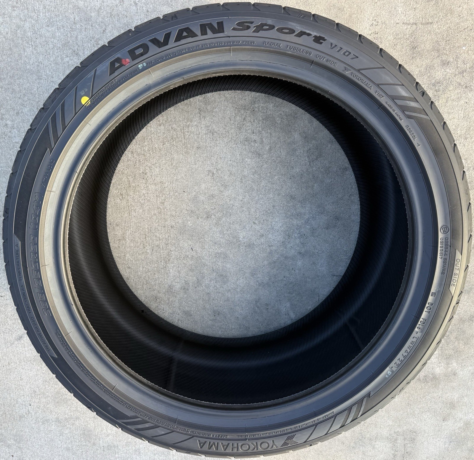 Set of TWO BRAND NEW 285/35ZR20 (104Y) Yokohama ADVAN Sport V107 Tires 2853520