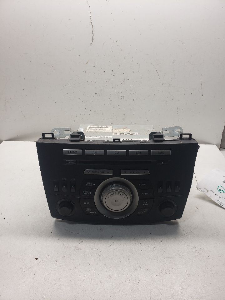 2011 Mazda Mazda3 Radio Tuner And Receiver MP3 AM FM CD OEM 1450324