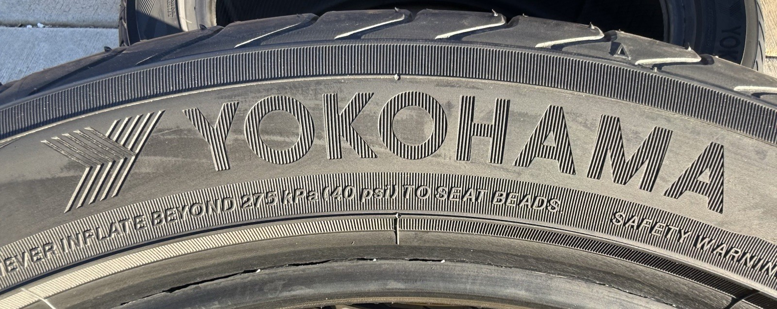 Set of TWO BRAND NEW 275/40R20 106Y Yokohama ADVAN Sport V105 Tires 2754020