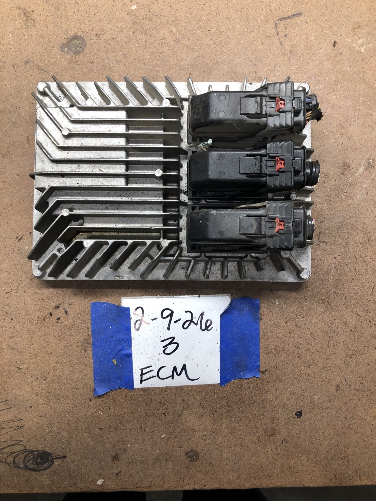 2013-2016 Chevrolet Equinox Traverse Engine Control Module Ecm 12666658 Plugs
