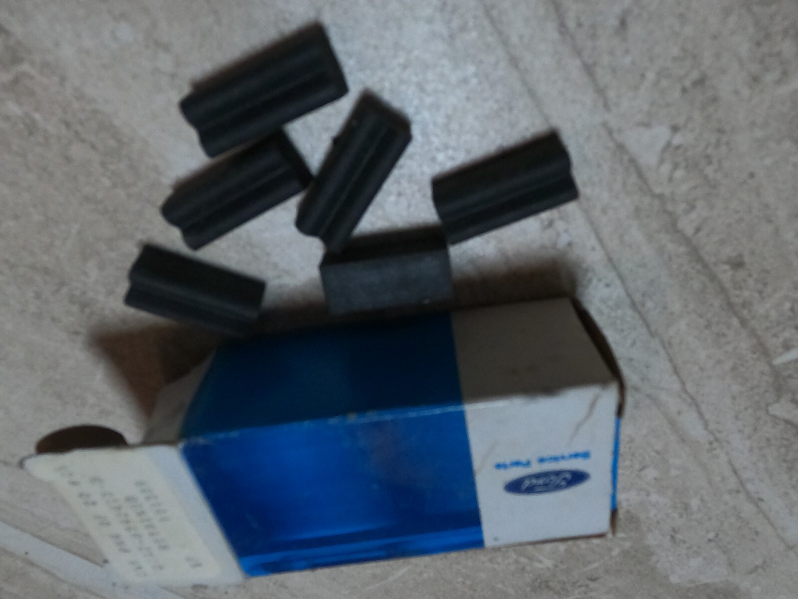FORD/FIAT/UNKNOWN NOS OEM BOX D1AZ-6542413-B (7) WINDOW BLACK RUBBER SPACERS