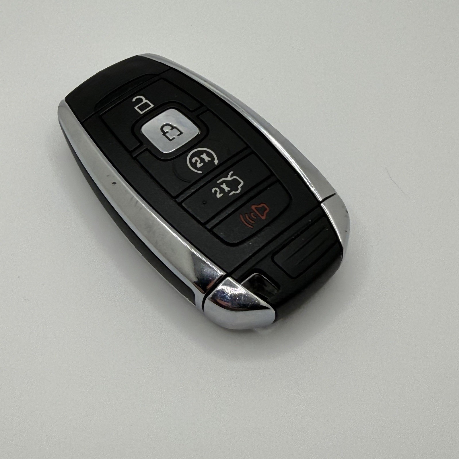 OEM Lincoln Smart Key Fob Remote M3N-A2C94078000 HP5T-15K601-BE Good Condition