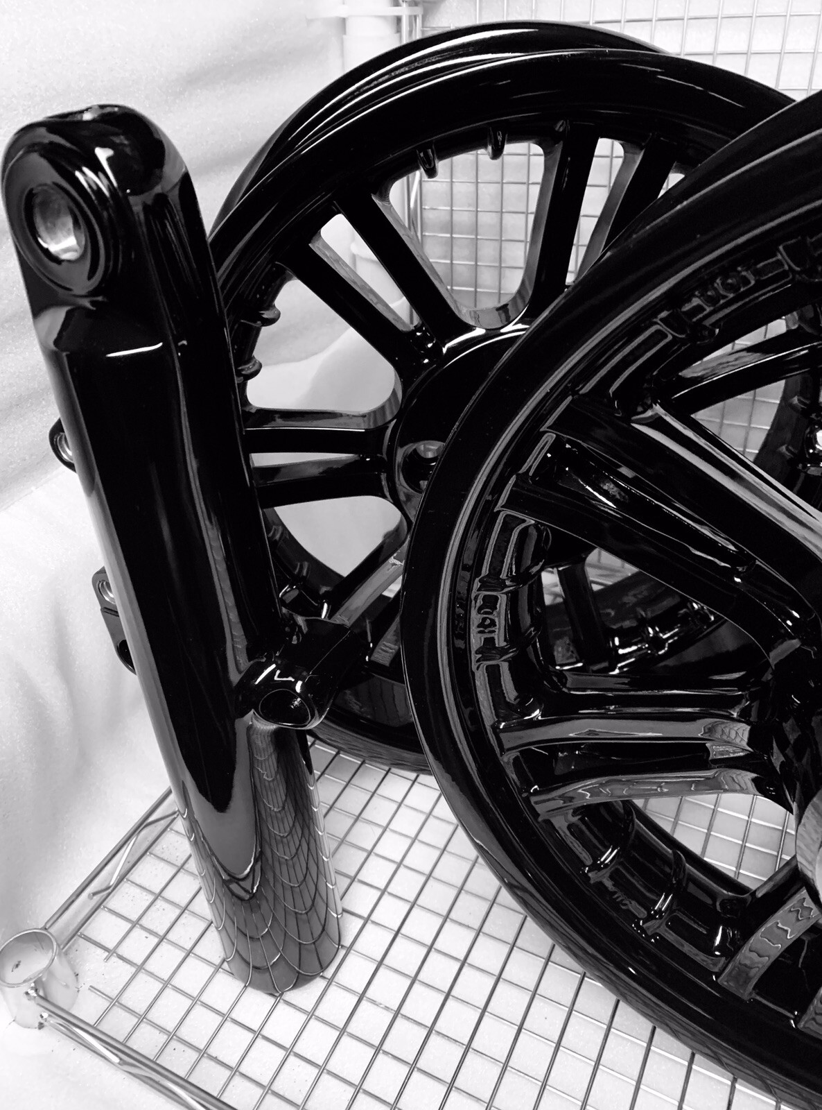 Harley Tri Glide Trike 2014 -24 GLOSS BLACK WHEELS BEARINGS ROTORS OUTRIGHT