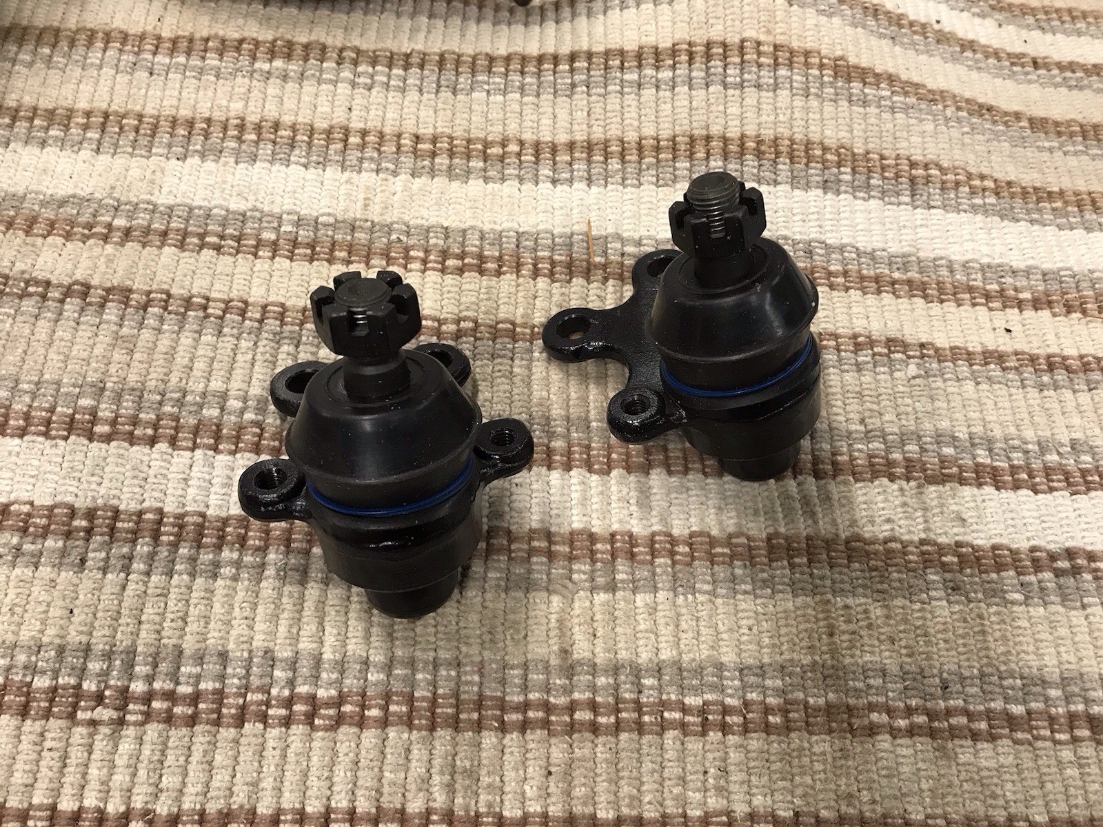 Front Lower Ball Joint Kit Set 2 PCS For Datsun Nissan 200SX 240Z 260Z 280Z 510