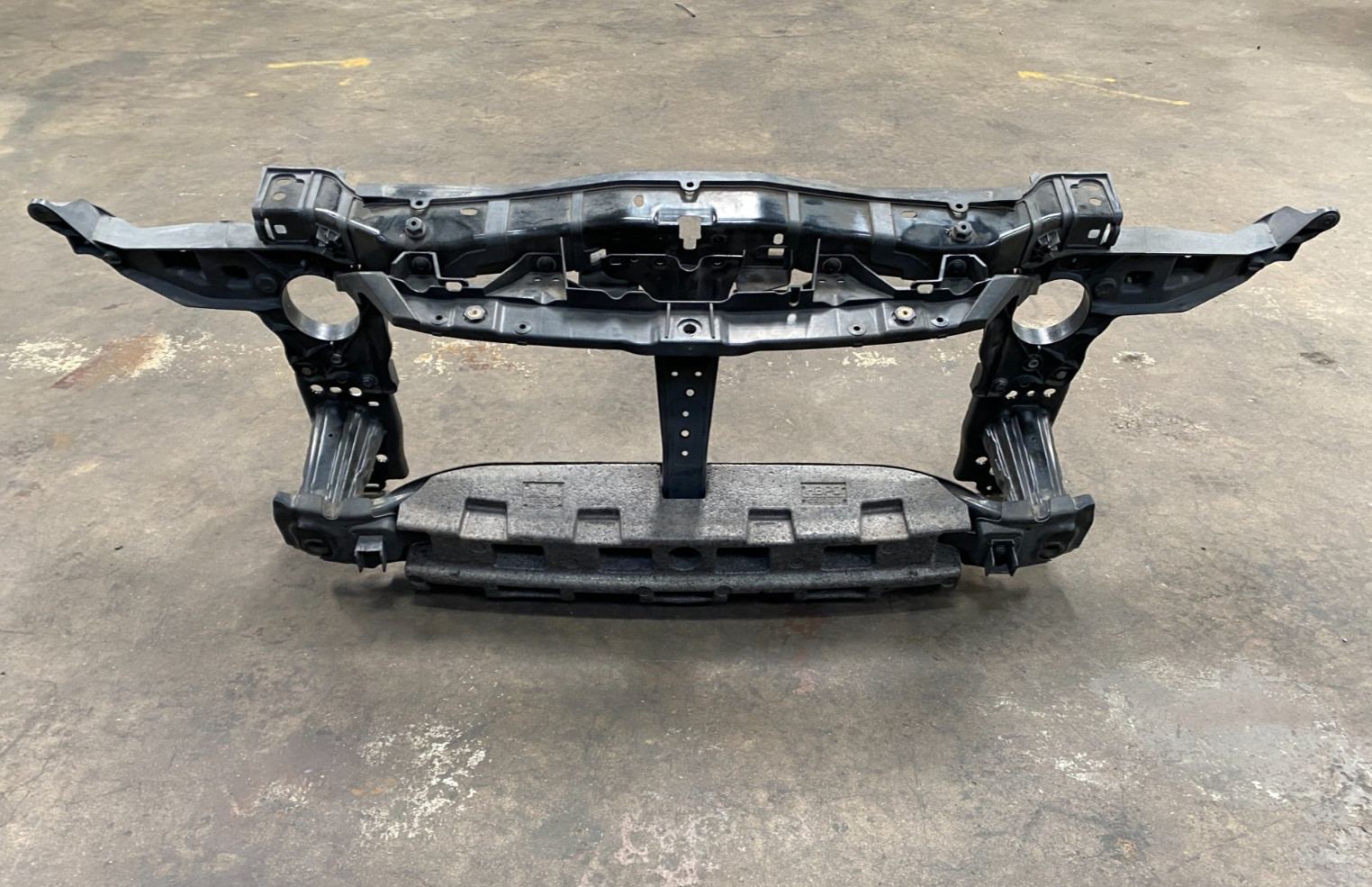 11-14 PORSCHE CAYENNE FRONT RADIATOR SUPPORT W/ REINFORCEMENT BAR OEM #A0.61