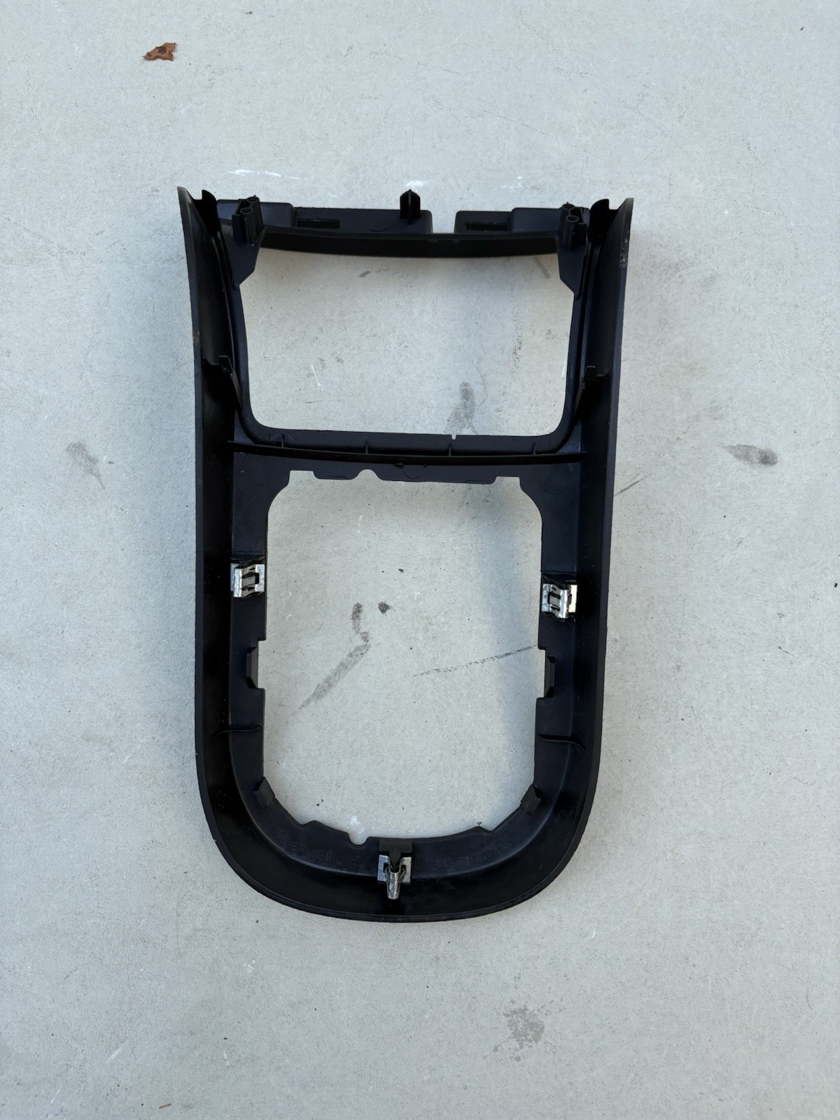 2007-2011 Chevrolet HHR Floor Transmission Shifter Shift Bezel Trim 1121830