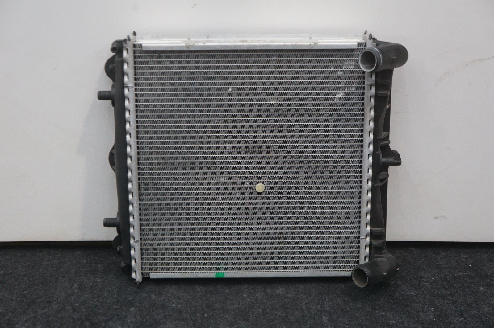 Right Passenger Engine Cooling Radiator OEM 99610613251 Porsche 911 996 1997-04