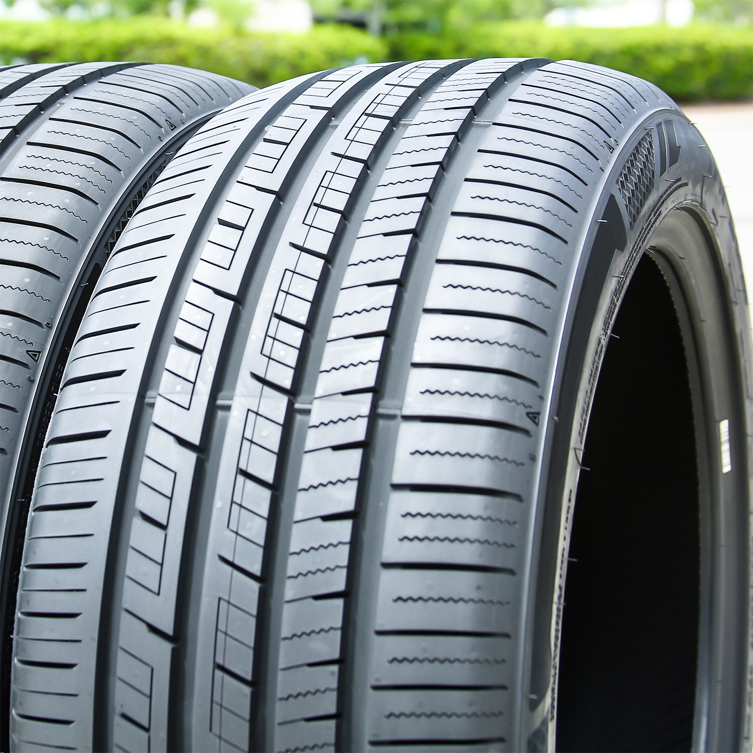 4 Tires Aplus PRO Racing 215/40ZR18 89W XL