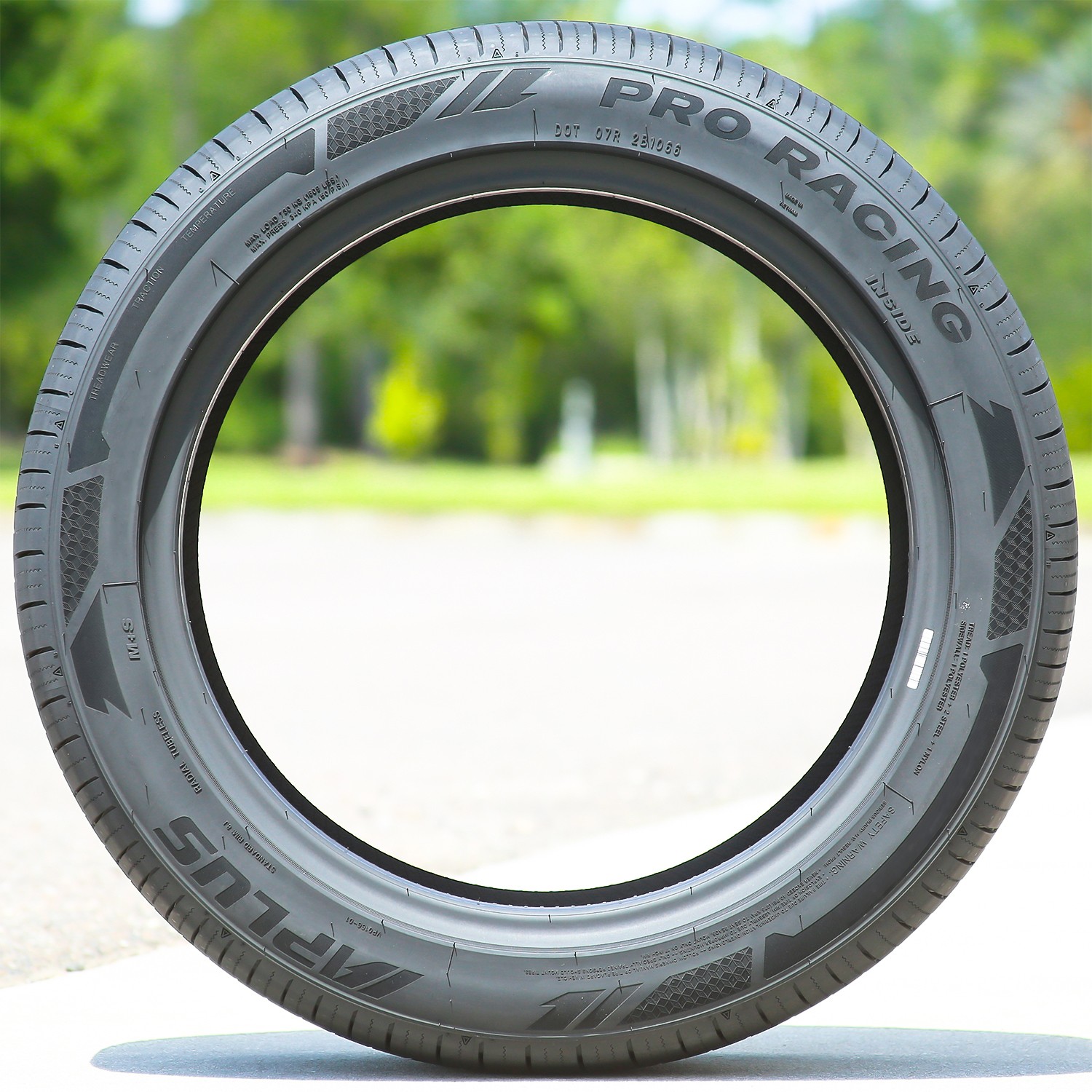 4 Tires Aplus PRO Racing 215/40ZR18 89W XL