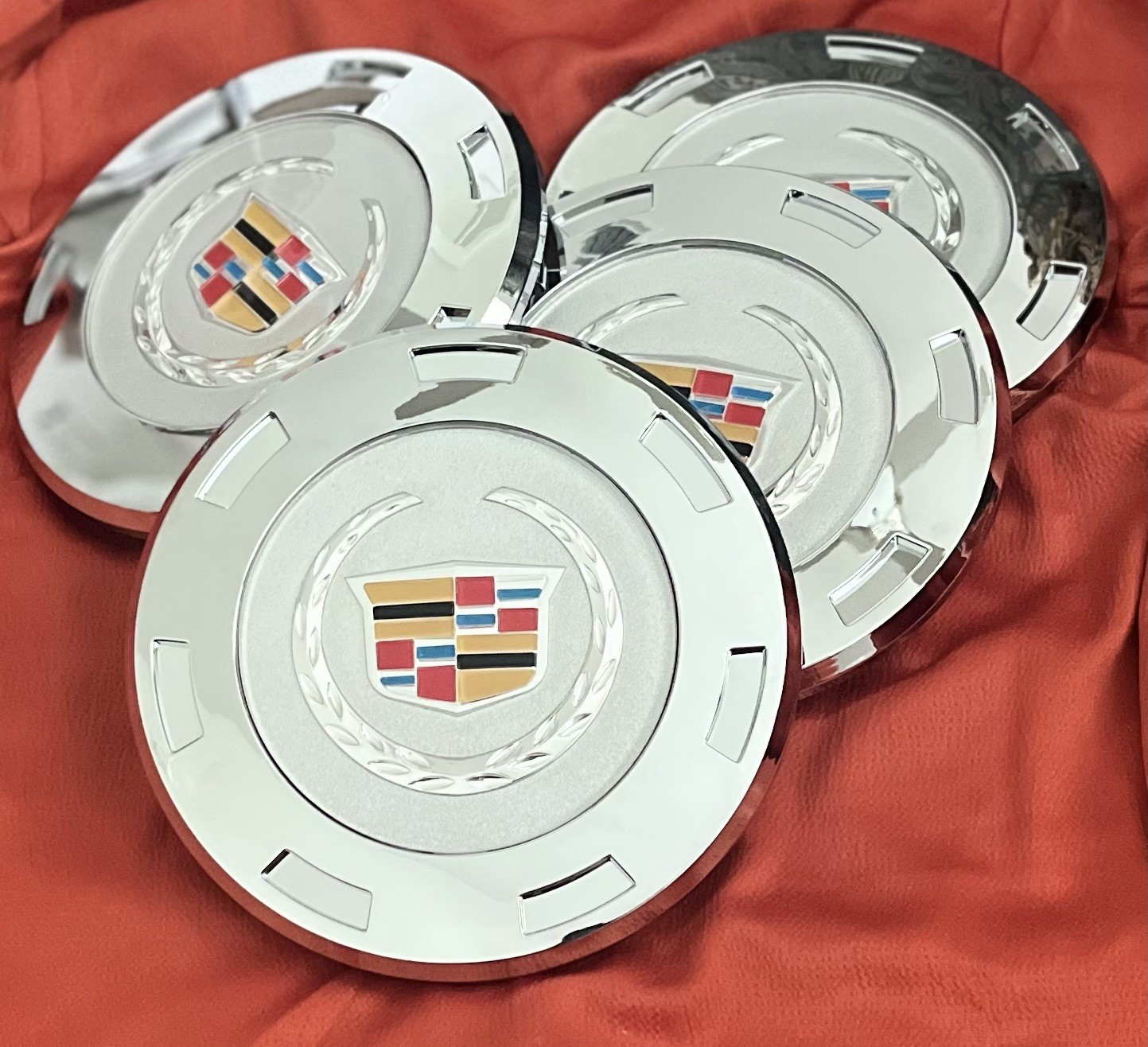 4 Cadillac Escalade 2007-14 Chrome Colored Crest for 22” Wheel Center Hub Caps