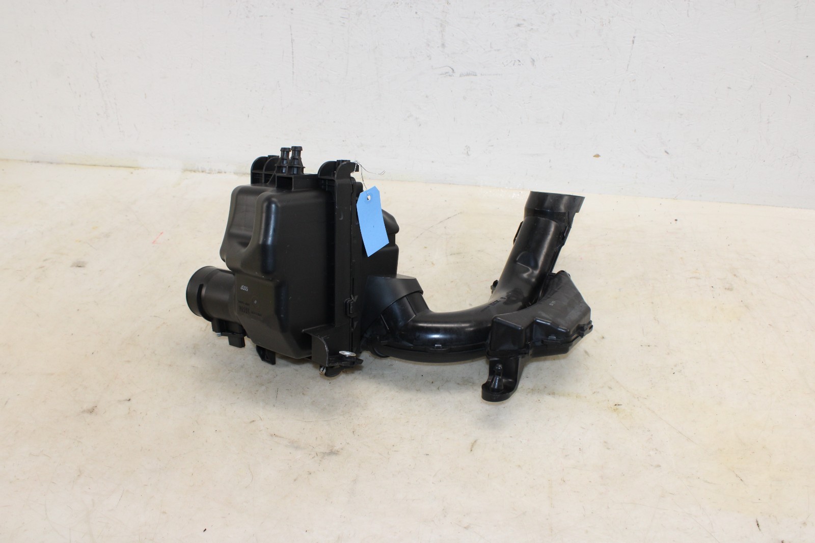 2011-2017 Nissan Juke Air Cleaner Box W/ Duct OEM LS39