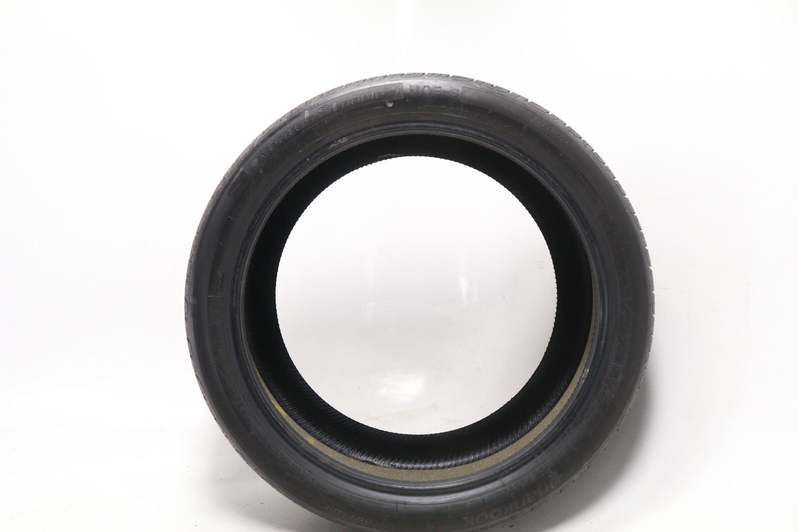 Used 285/35R20 Hankook Ventus S1 Noble2 MOE-S HRS Sound Absorber – 104H – 9.5/32