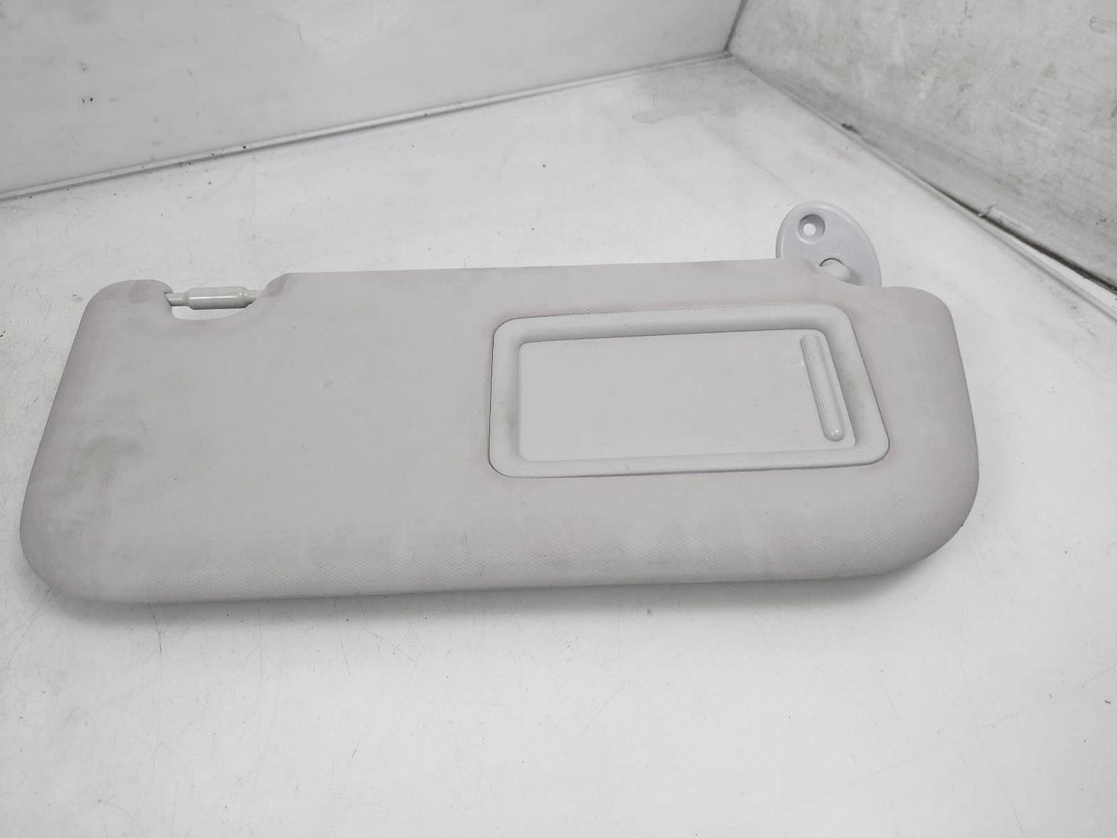 2016-2018 Toyota Prius Passenger Side Interior Sun Visor 74320-47480-E0
