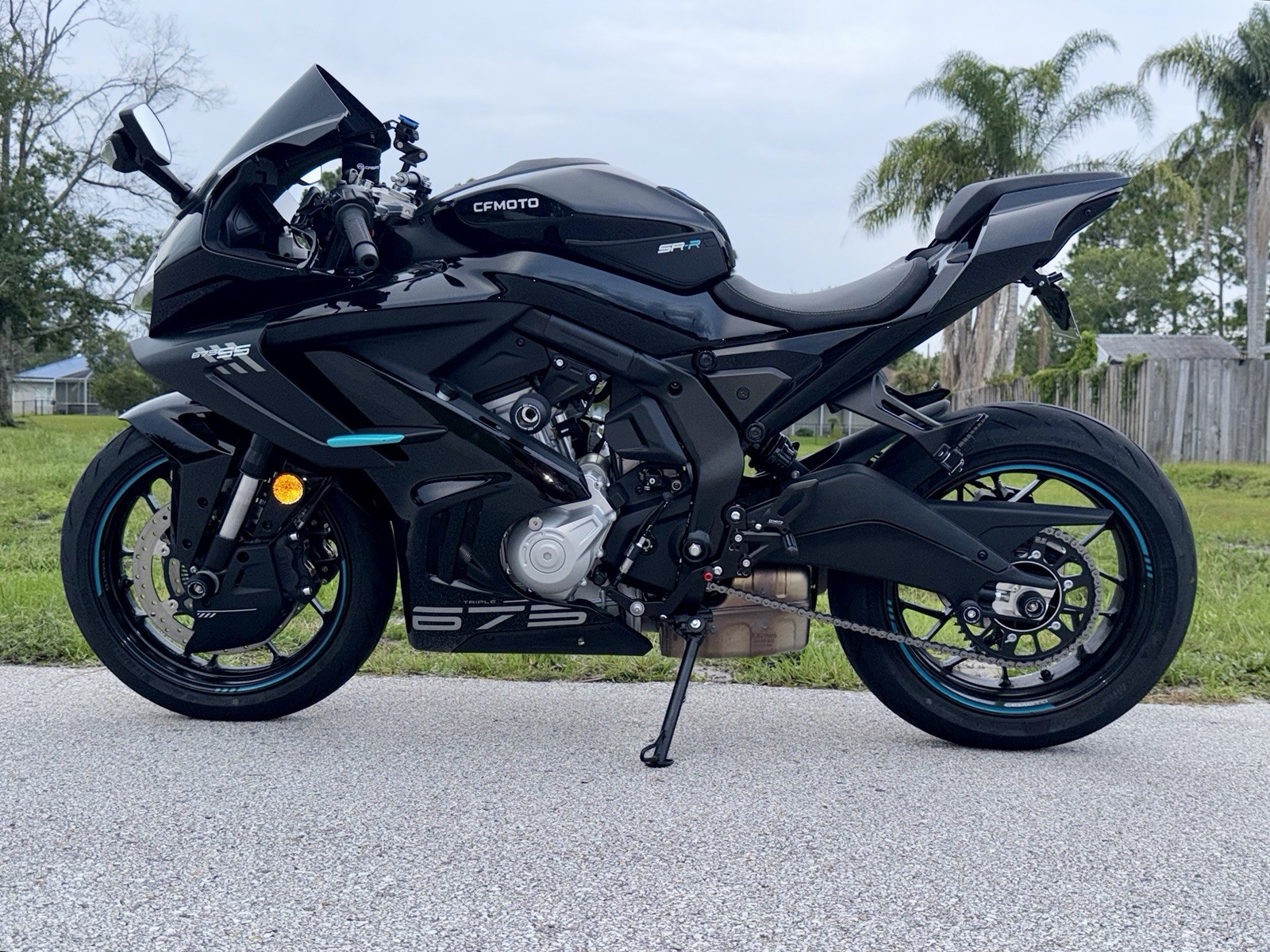 2025 CF MOTO 675SS