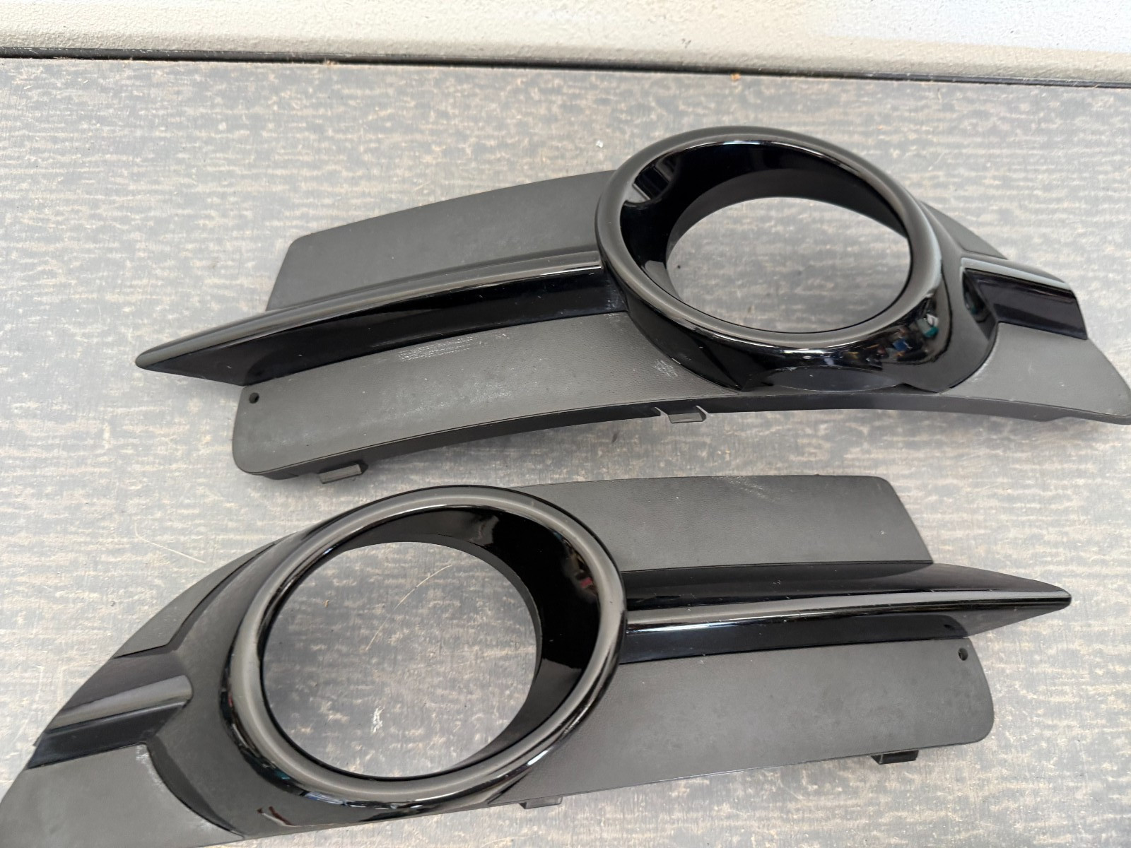 2007-2010 VW EOS OEM front Left & Right Fog Lights & Covers BLACK #888