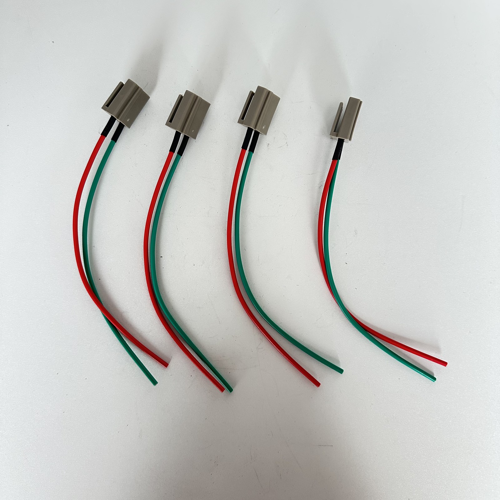 4 Pcs HEI Distributor Pigtail Harness Dual Connectors Power & Tach Plug 170072