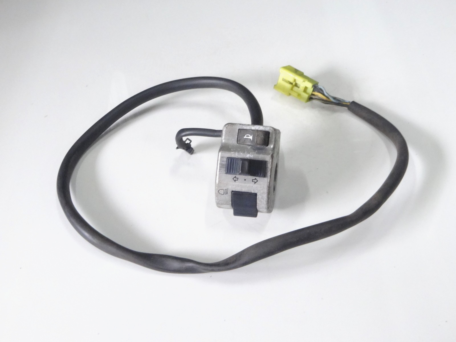1997-2005 Suzuki Marauder 800 C50 VL 800 Left Handlebar Switch OEM 37400-48E30