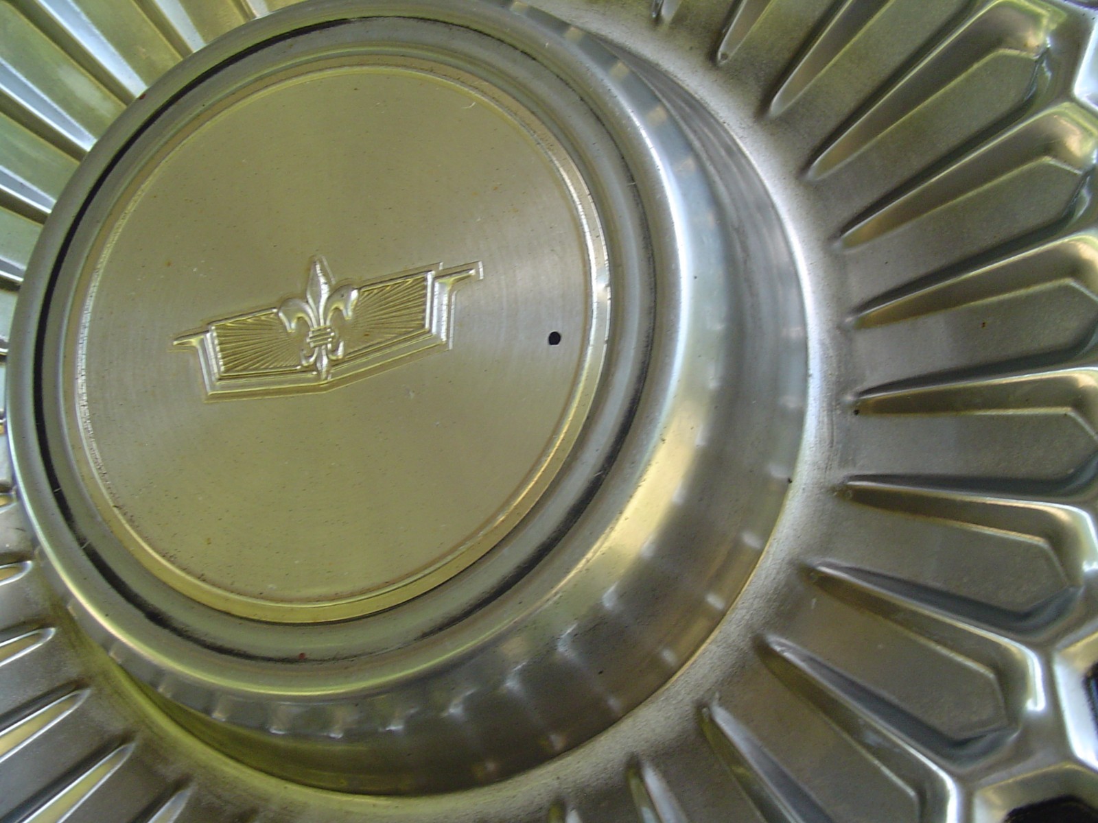 1977 1978 1979 CHEVY CHEVROLET CAPRICE VINTAGE HUB CAPS WHEEL COVERS CENTER CAP
