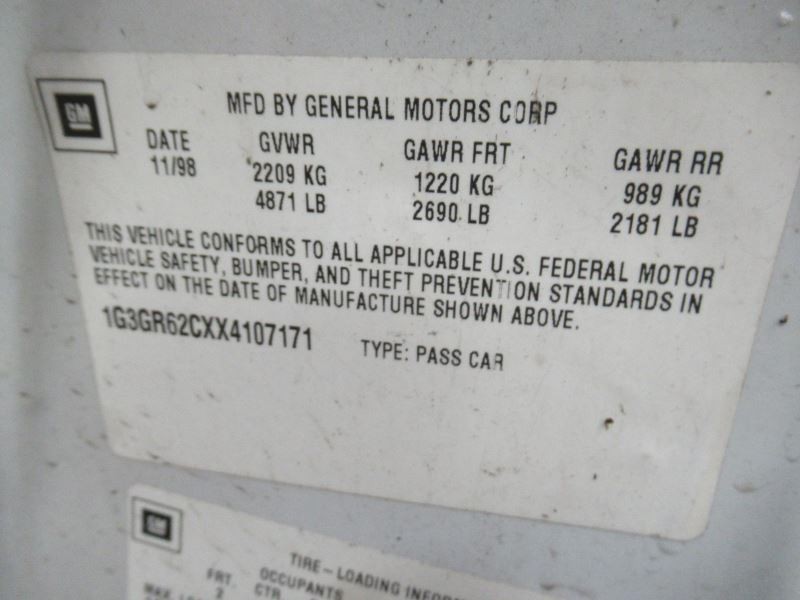 Passenger Corner/Park Light Cornering Bumper Mounted Fits 95-99 AURORA 296196