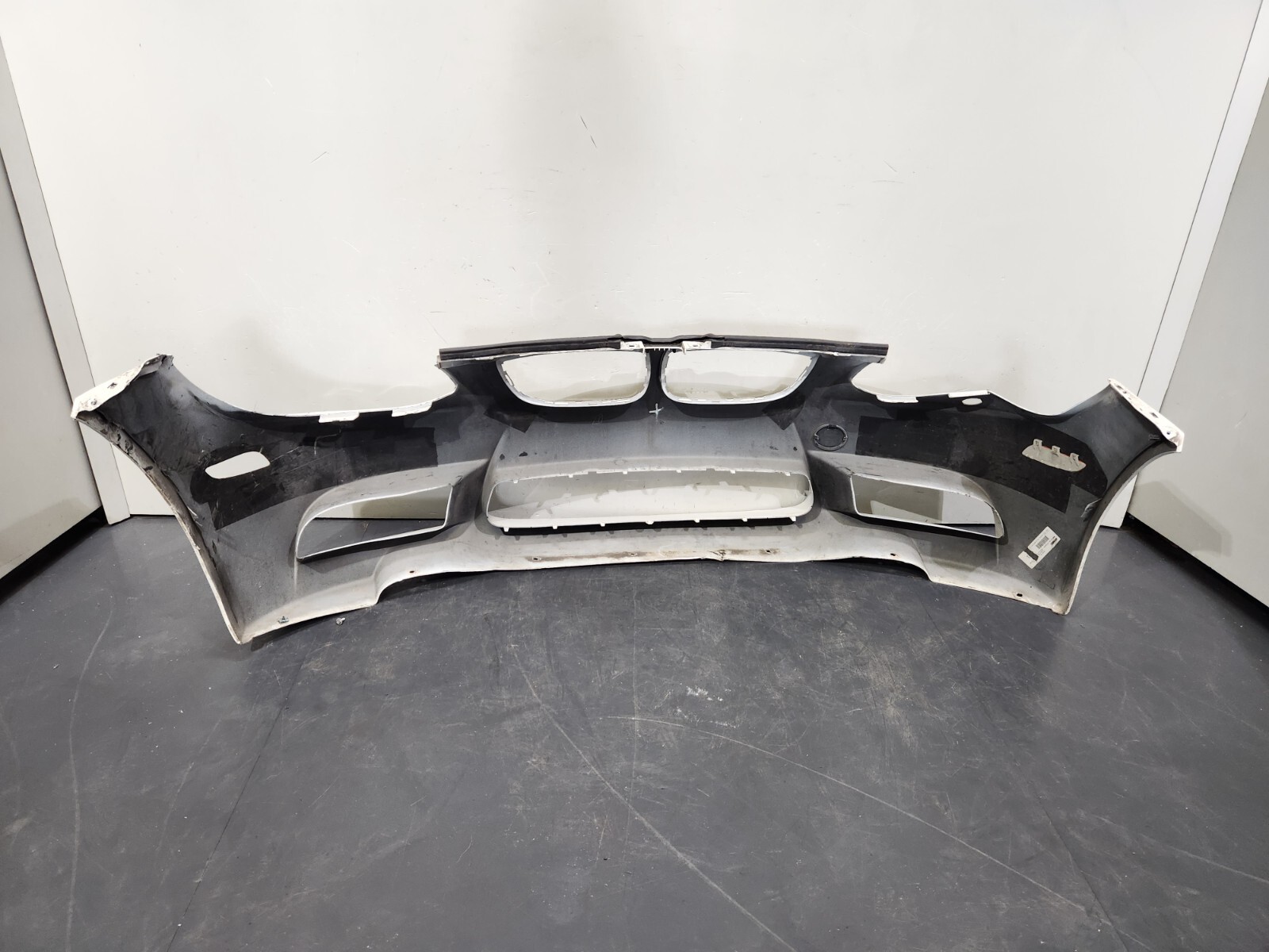 ✅ 08-13 OEM BMW E90 E92 E93 M3 Front Bumper Cover Alpine White 300 *DAMAGE