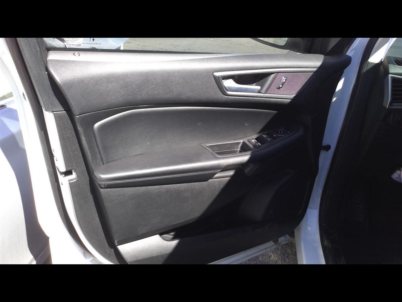 EDGE 2024 Front Door Trim Panel 32598476