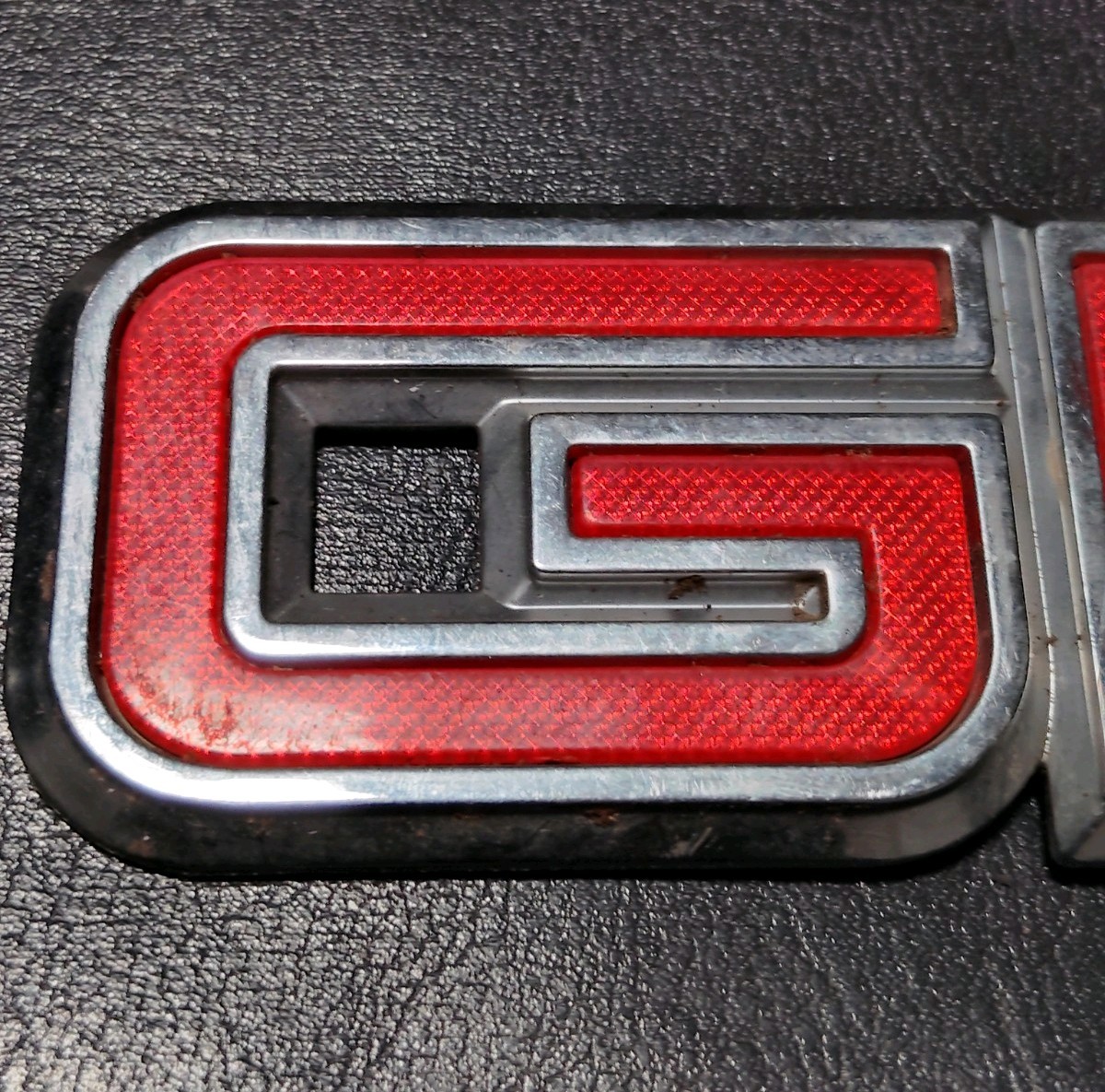 1999 2000 2001 2002 2003 2004 2005-2006 GMC Sierra Tailgate Emblem 7” OEM