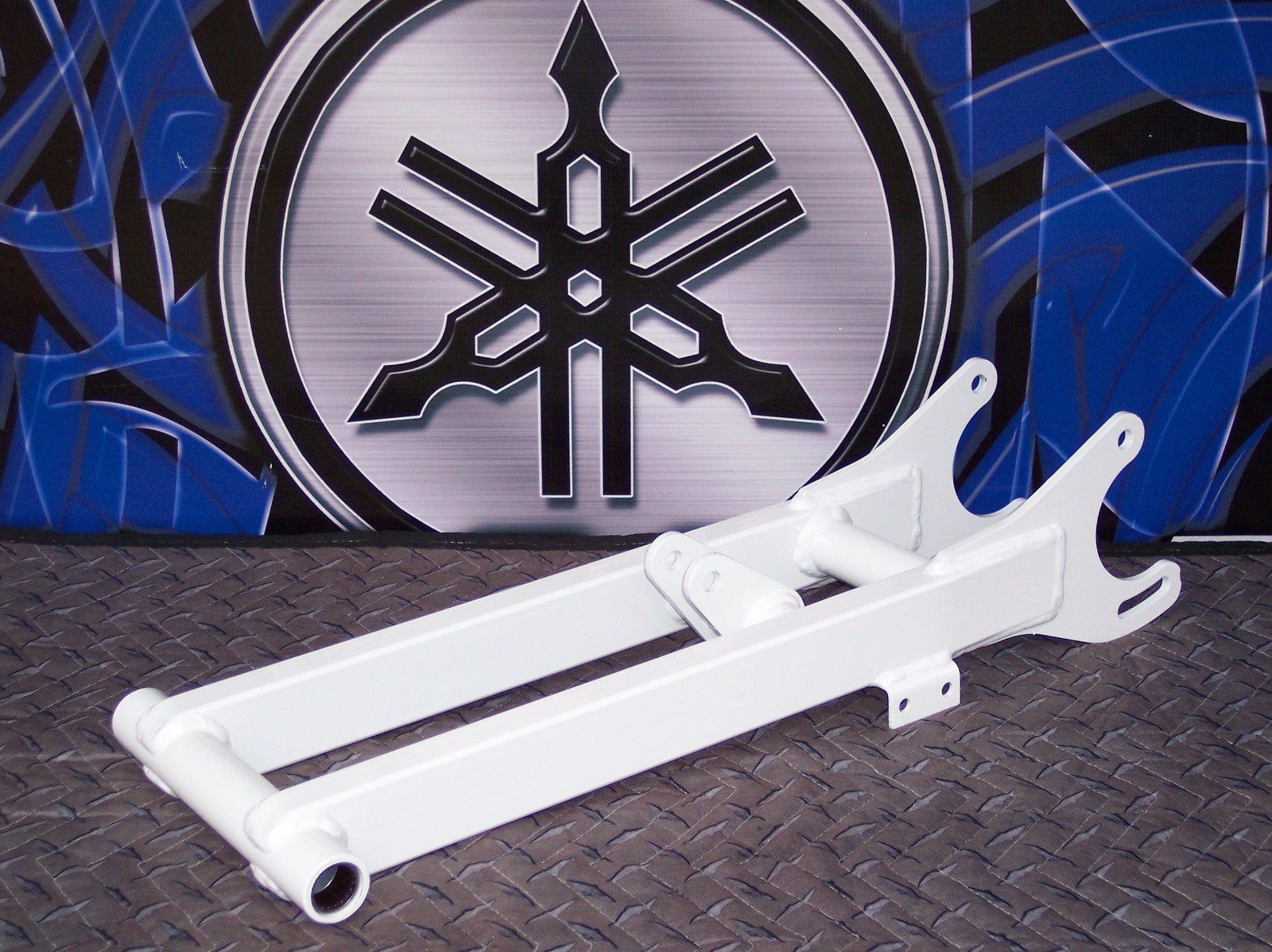 +1 WHITE Extended YAMAHA BANSHEE Swingarm THE SWINGARM SHOP Atv Racing
