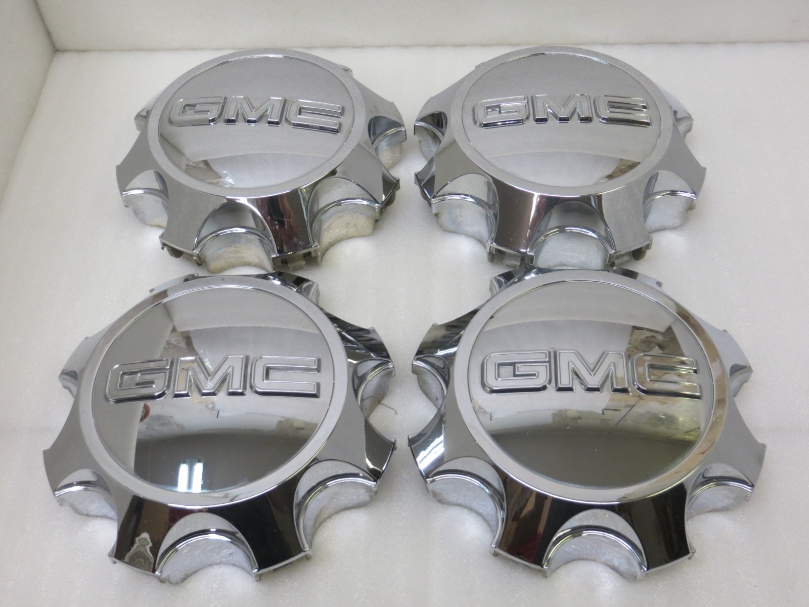 GMC SIERRA 2500 3500 11-15 DENALI 11-15 CHROME CENTER CAPS – 4 – 9597791 OEM #A