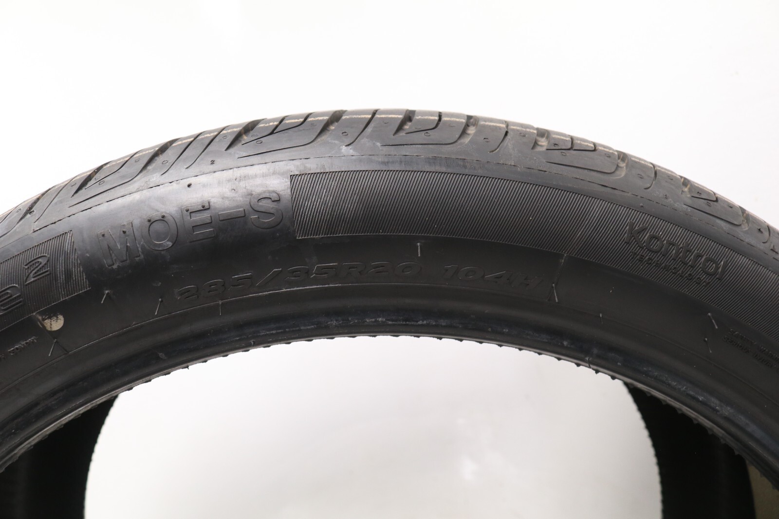 Used 285/35R20 Hankook Ventus S1 Noble2 MOE-S HRS Sound Absorber – 104H – 9.5/32
