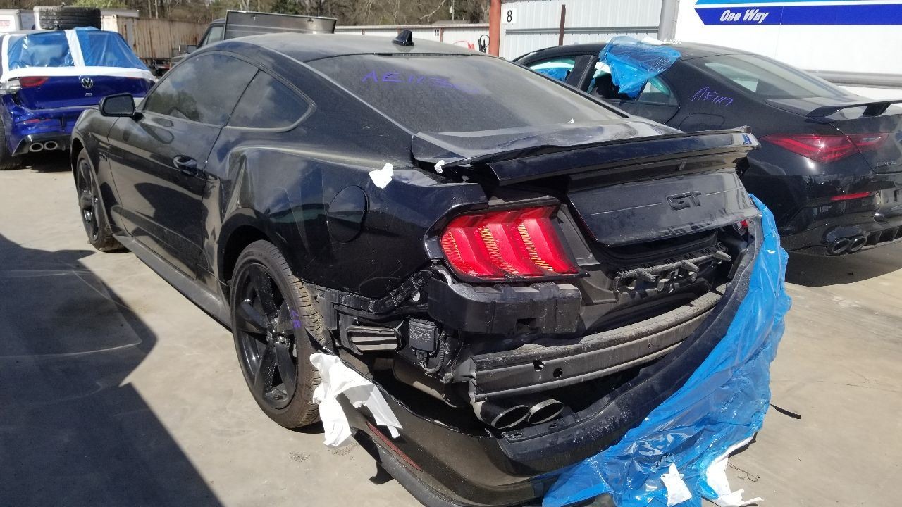 22 FORD MUSTANG 5.0L VIN F ENGINE FUSE BOX