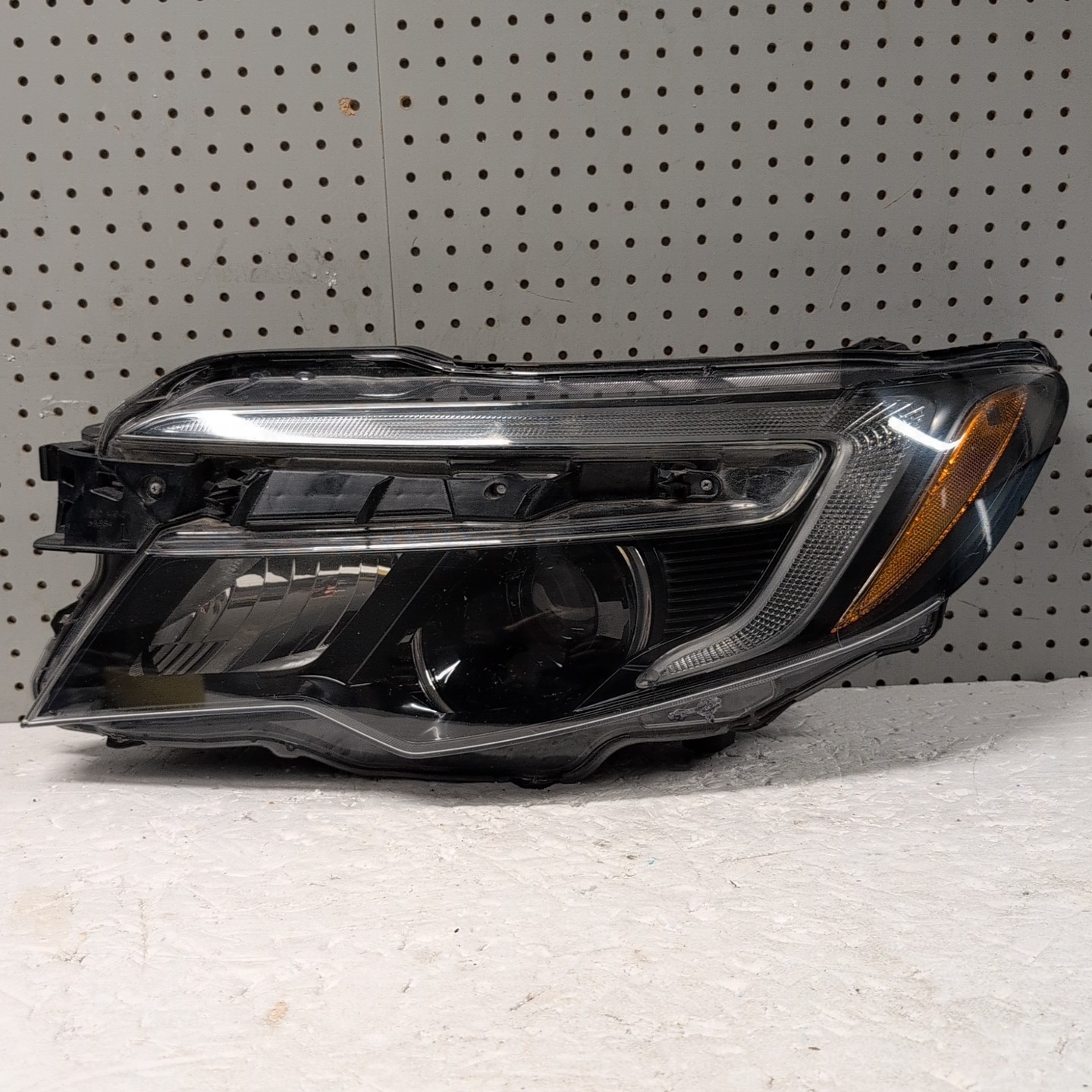2017-2021 Honda Ridgeline Left Driver HALOGEN Headlight (6905)