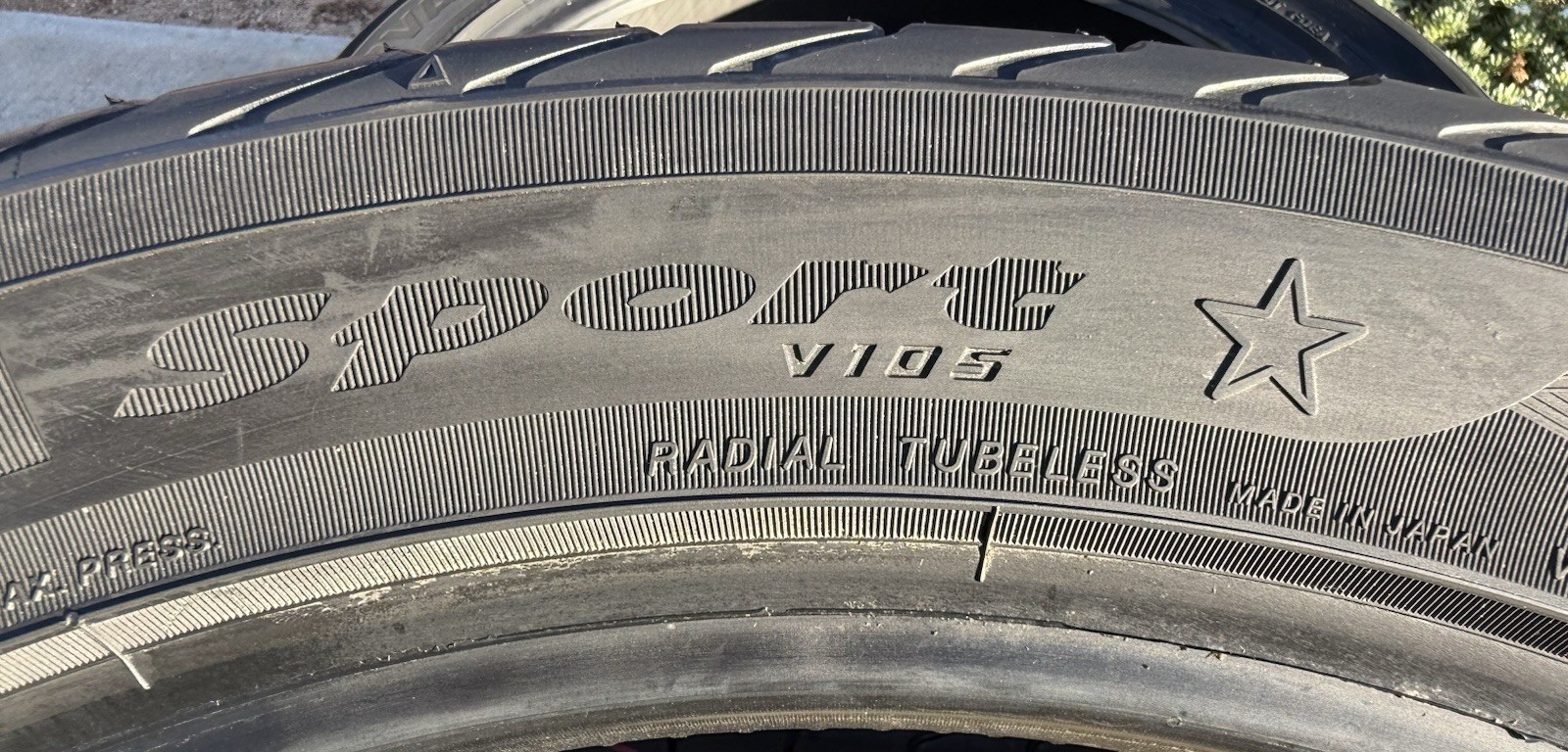 Set of TWO BRAND NEW 275/40R20 106Y Yokohama ADVAN Sport V105 Tires 2754020