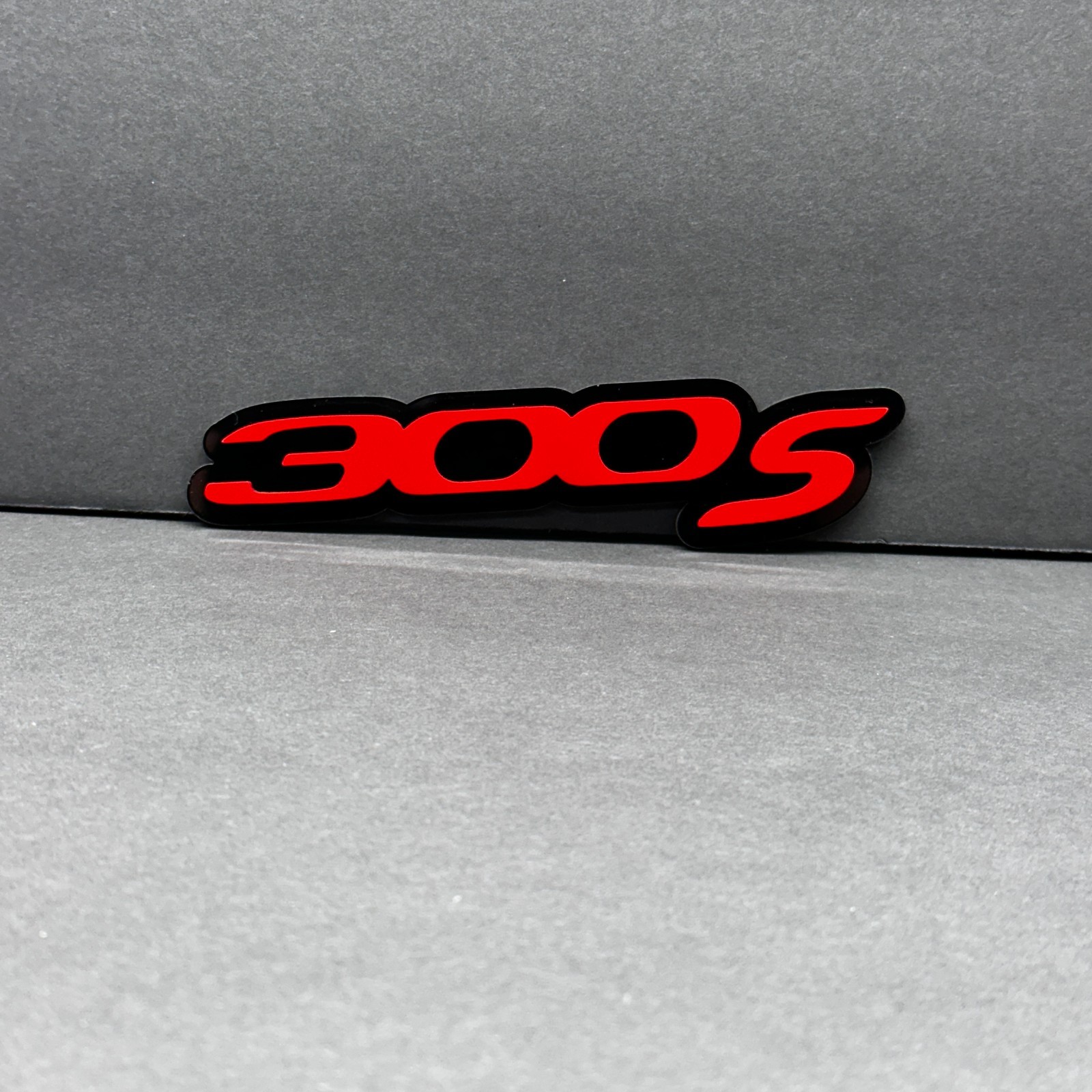 2PC(pair)300S Emblem Fender Badges RedBlack Aggressive Custom Design