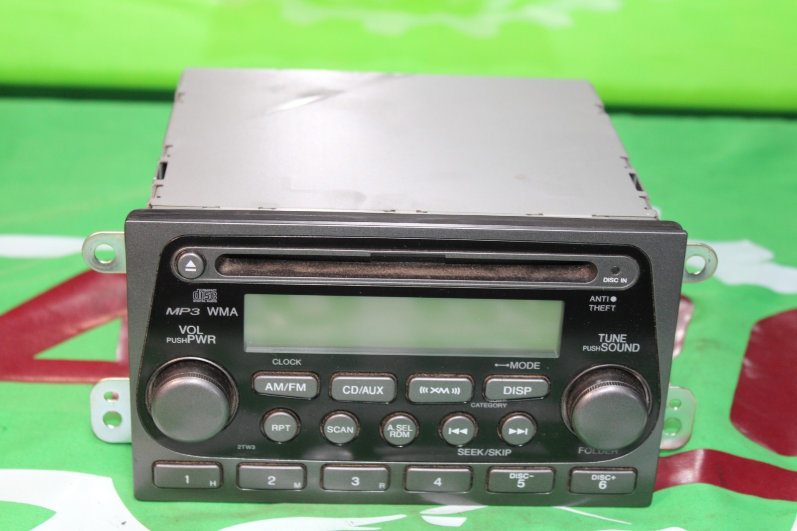 2004, 05, 06 Honda Element OEM Radio Stereo AM FM CD Player with Security Code