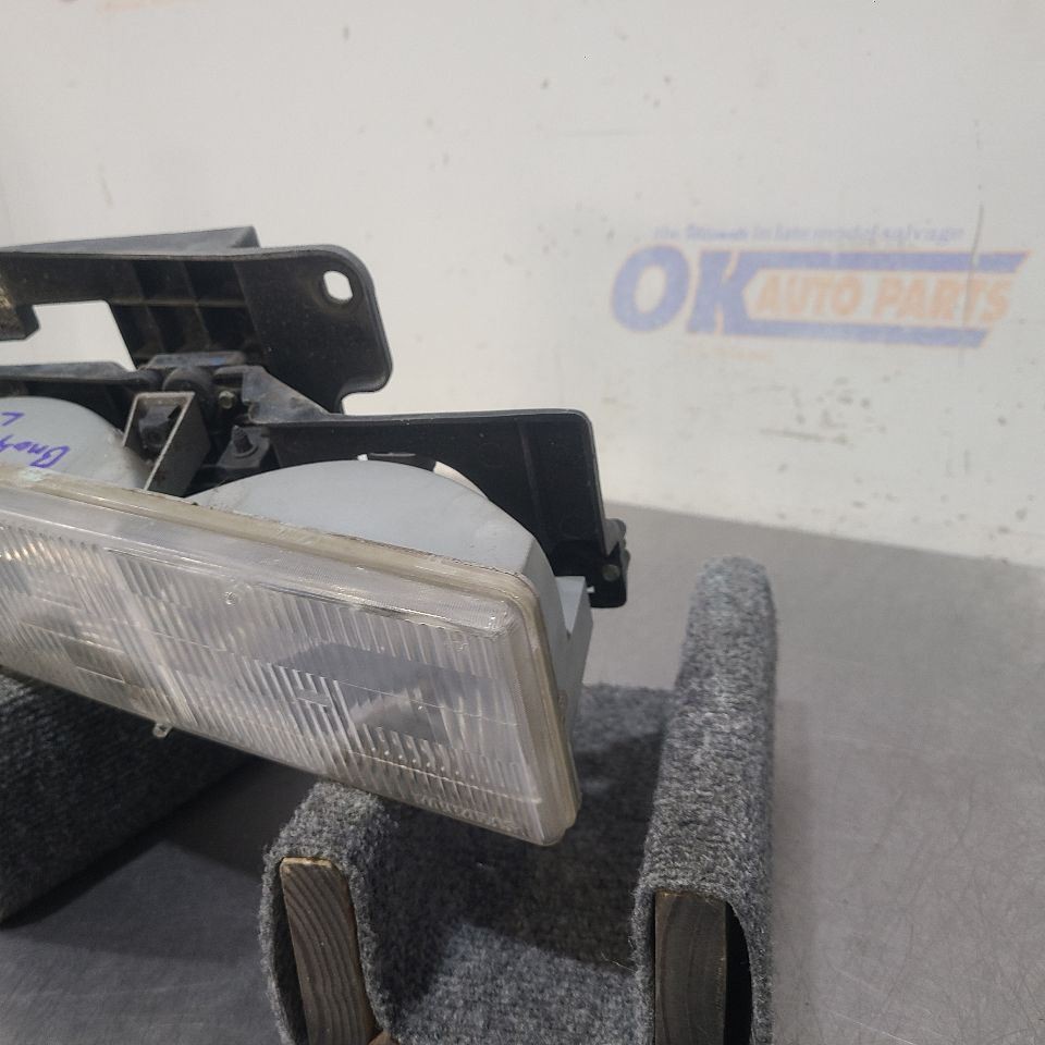 98 1998 CHEVY TAHOE HEADLIGHT LAMP LEFT DRIVER